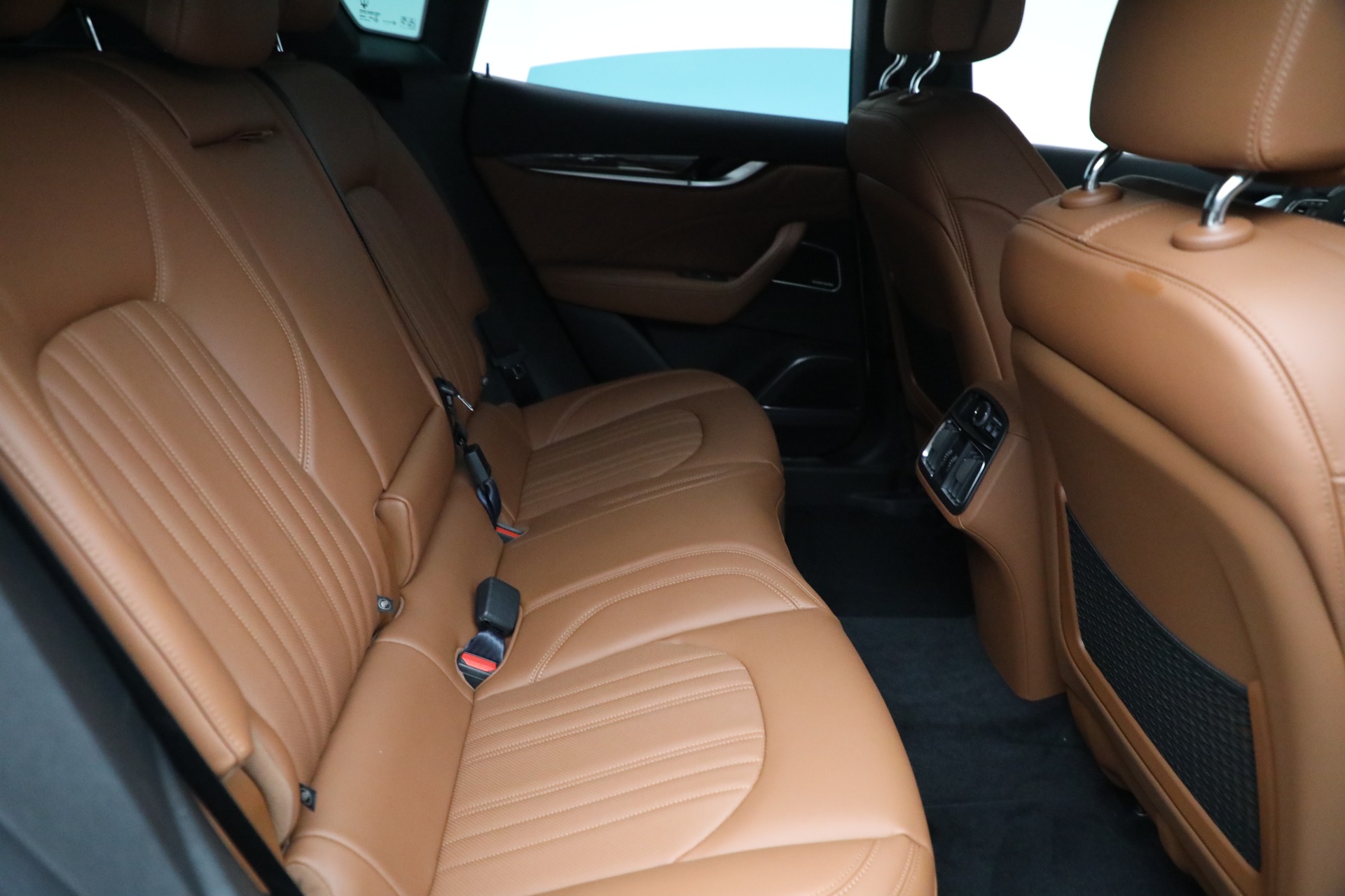 New-2021-Maserati-Levante-Q4-GranLusso