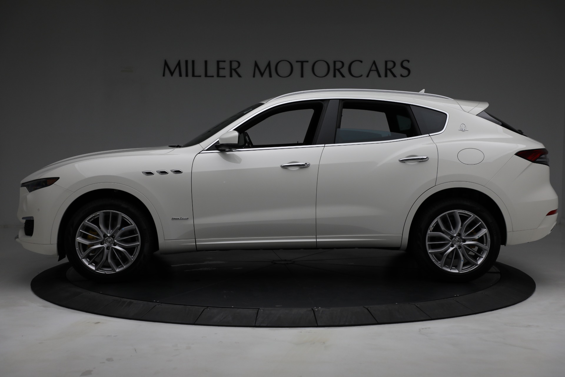 New-2021-Maserati-Levante-Q4-GranLusso