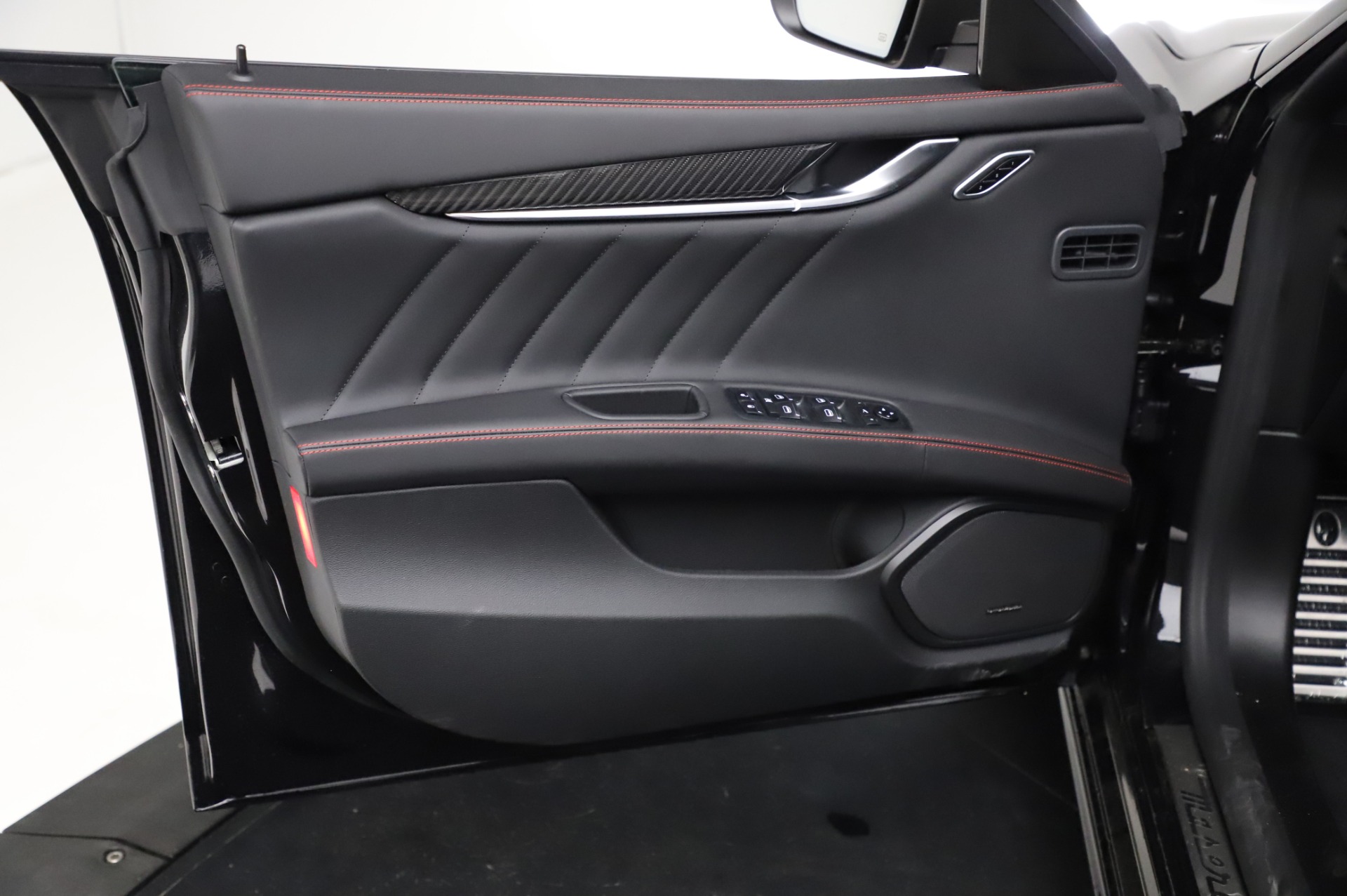 New-2021-Maserati-Ghibli-S-Q4-GranSport