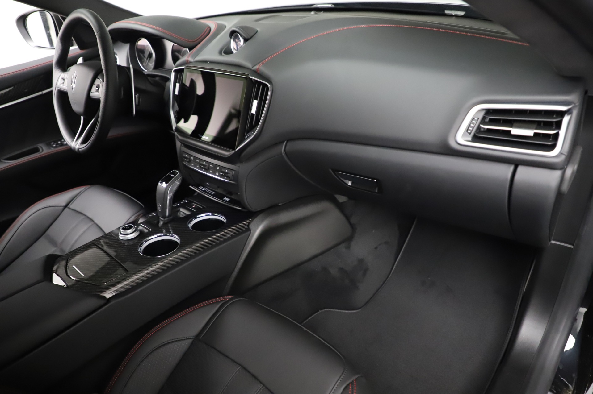 New-2021-Maserati-Ghibli-S-Q4-GranSport