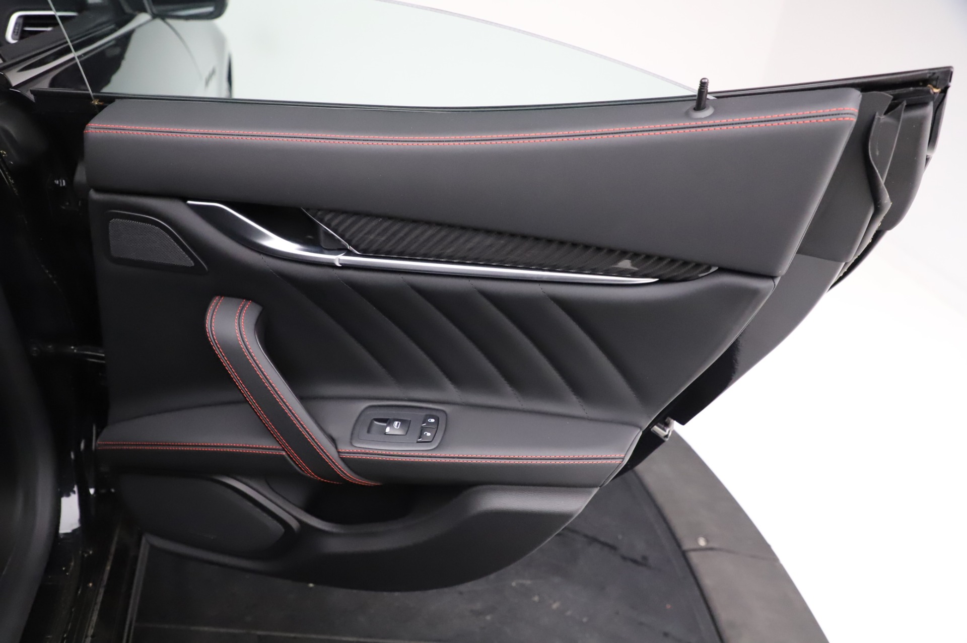 New-2021-Maserati-Ghibli-S-Q4-GranSport