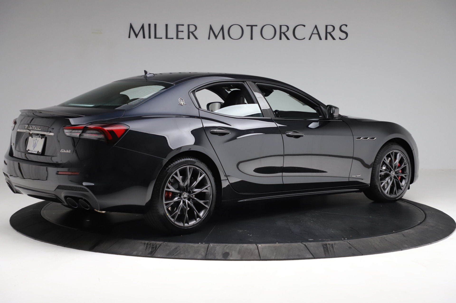 New-2021-Maserati-Ghibli-S-Q4-GranSport