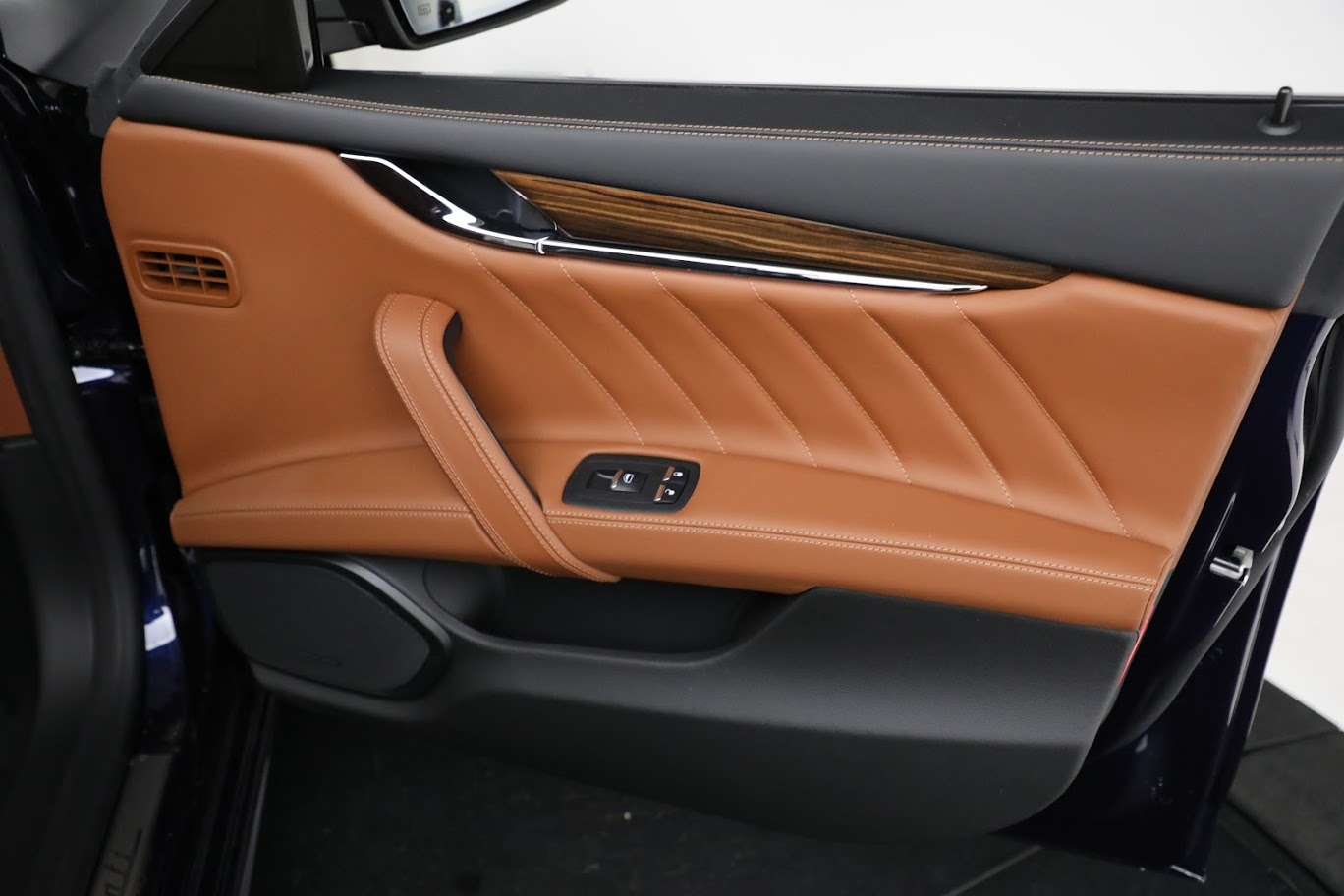 New-2021-Maserati-Quattroporte-S-Q4-GranLusso