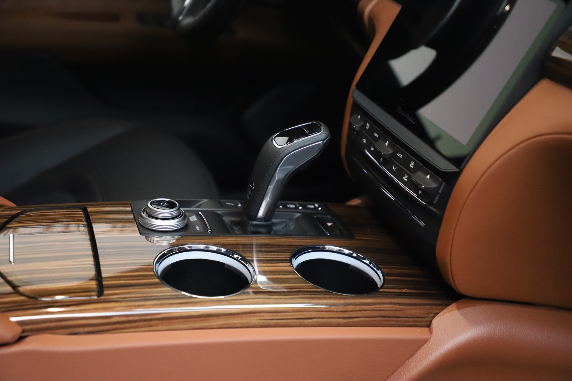 New-2021-Maserati-Quattroporte-S-Q4-GranLusso