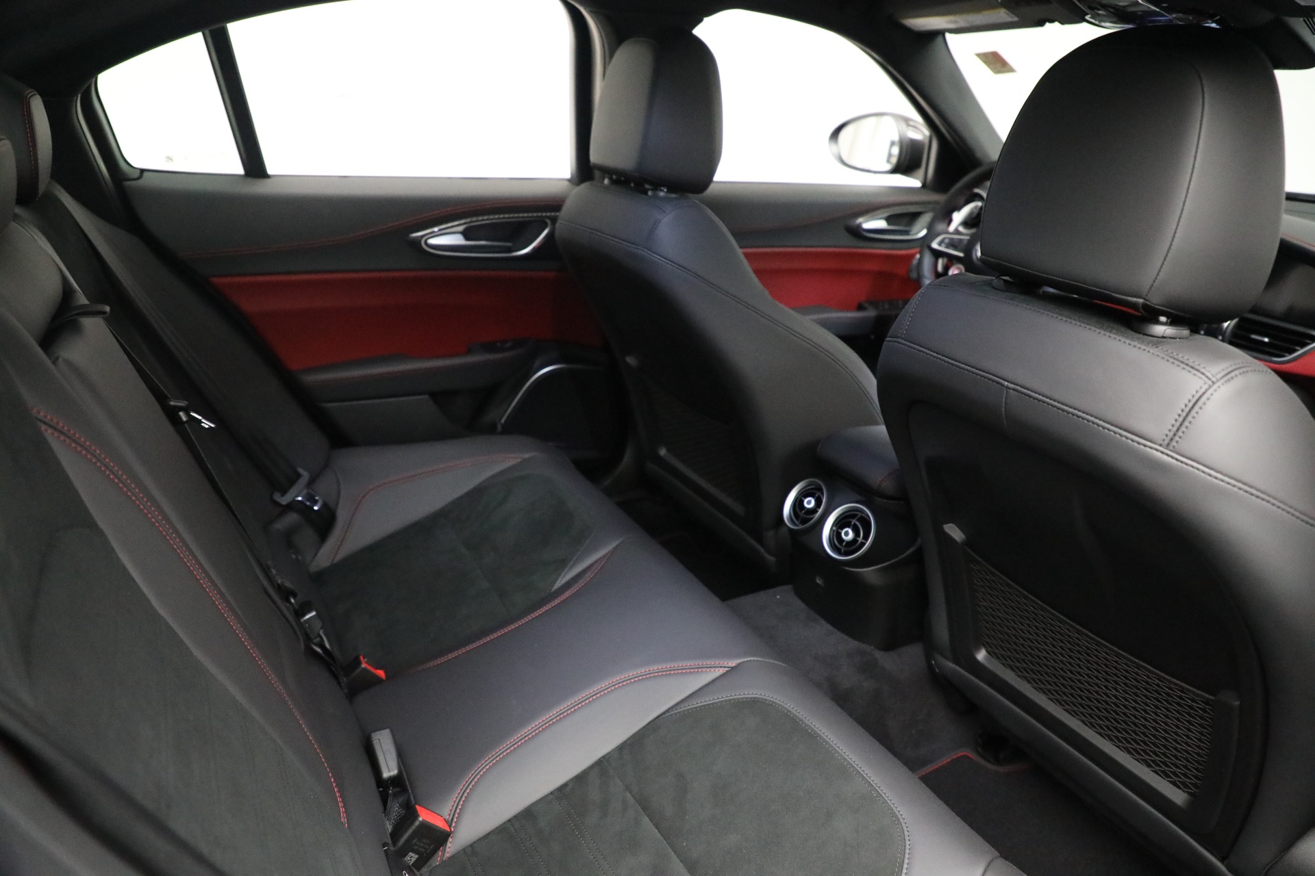 New-2021-Alfa-Romeo-Giulia-Quadrifoglio