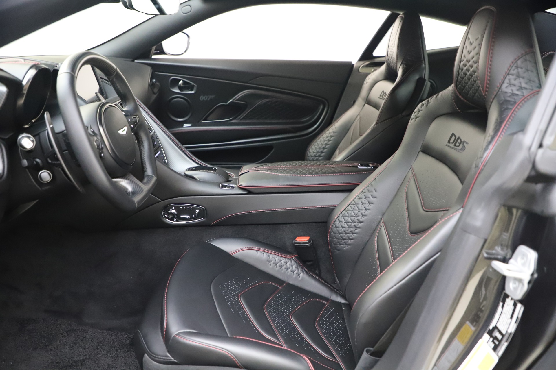 New-2021-Aston-Martin-DBS-Superleggera