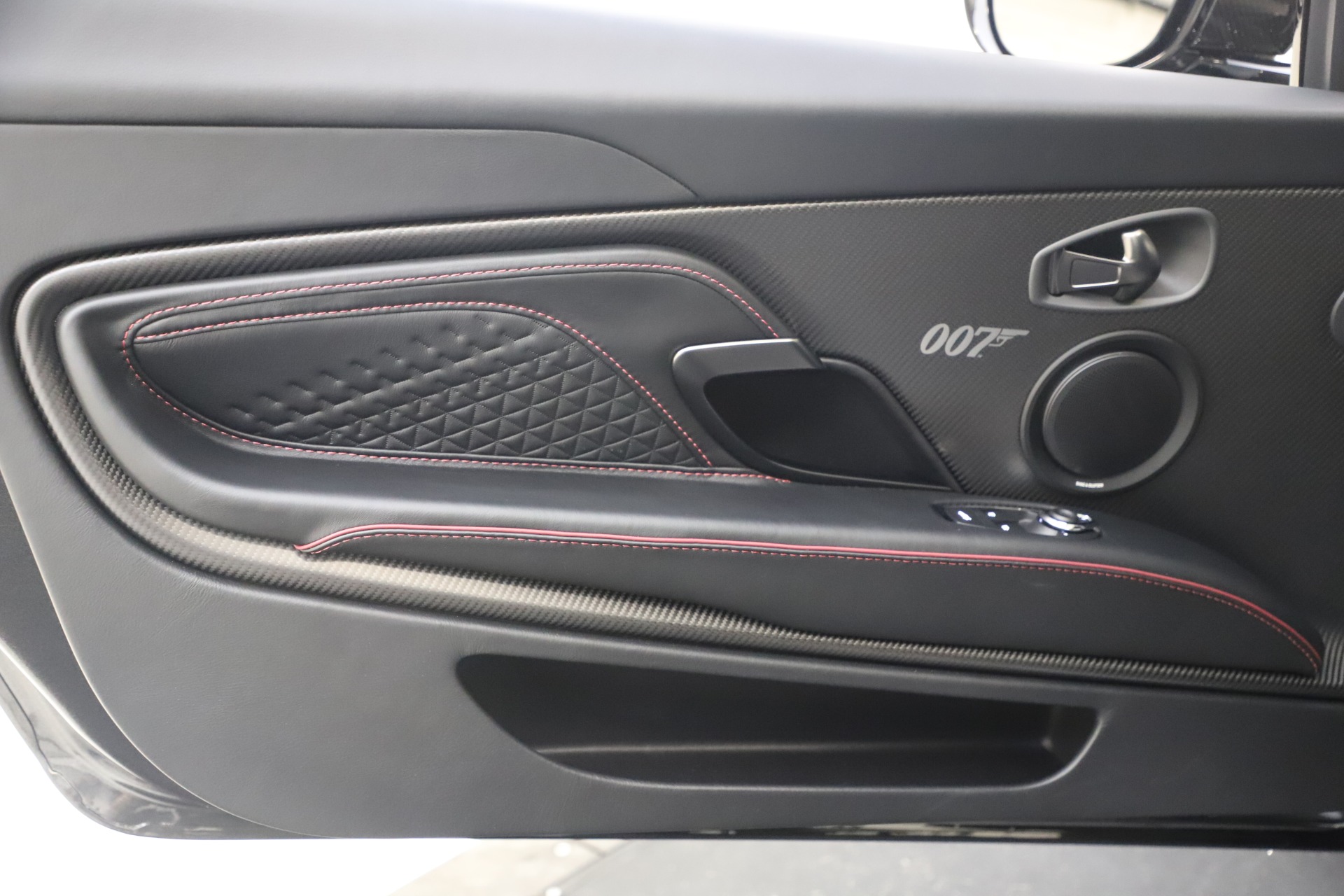 New-2021-Aston-Martin-DBS-Superleggera