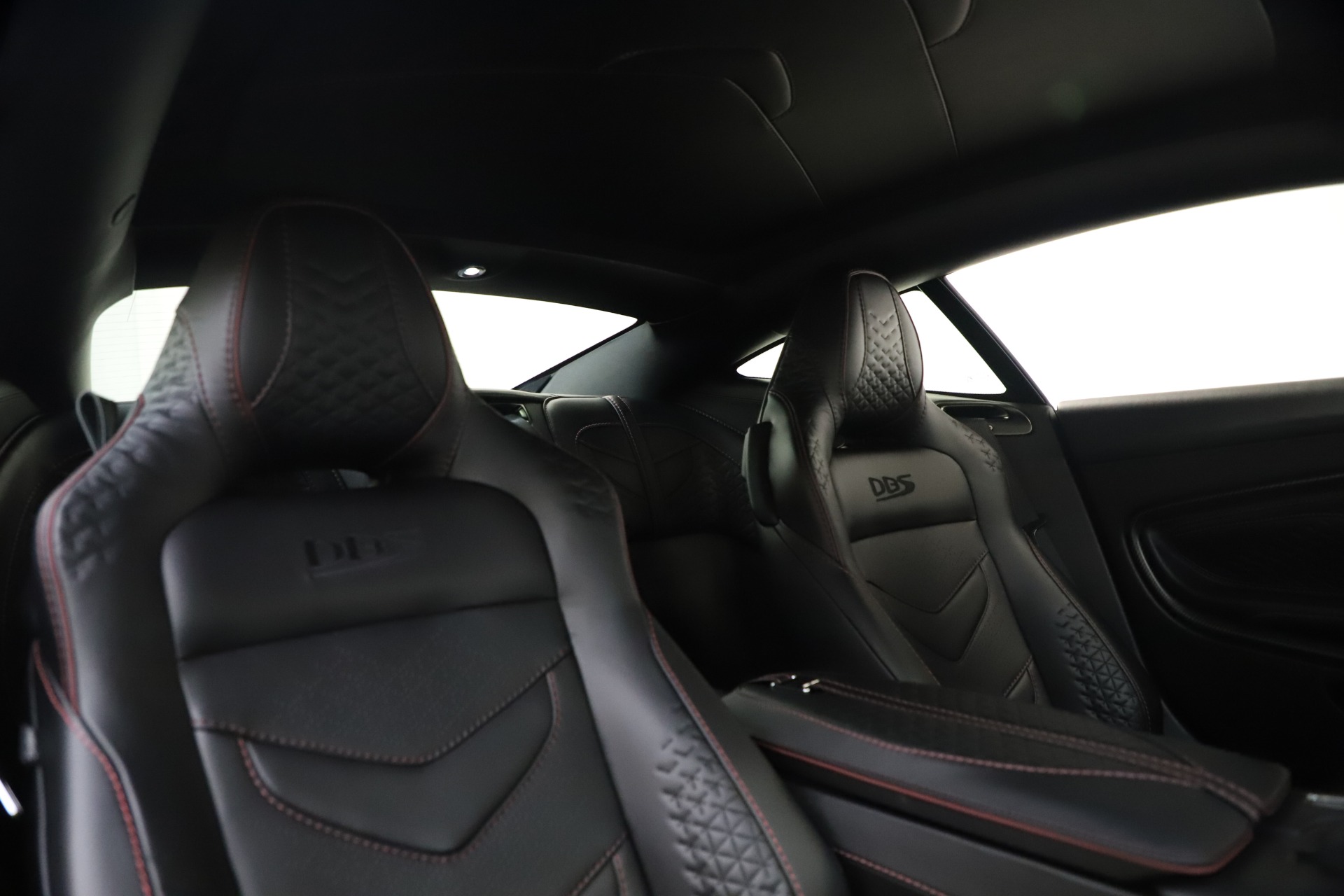 New-2021-Aston-Martin-DBS-Superleggera