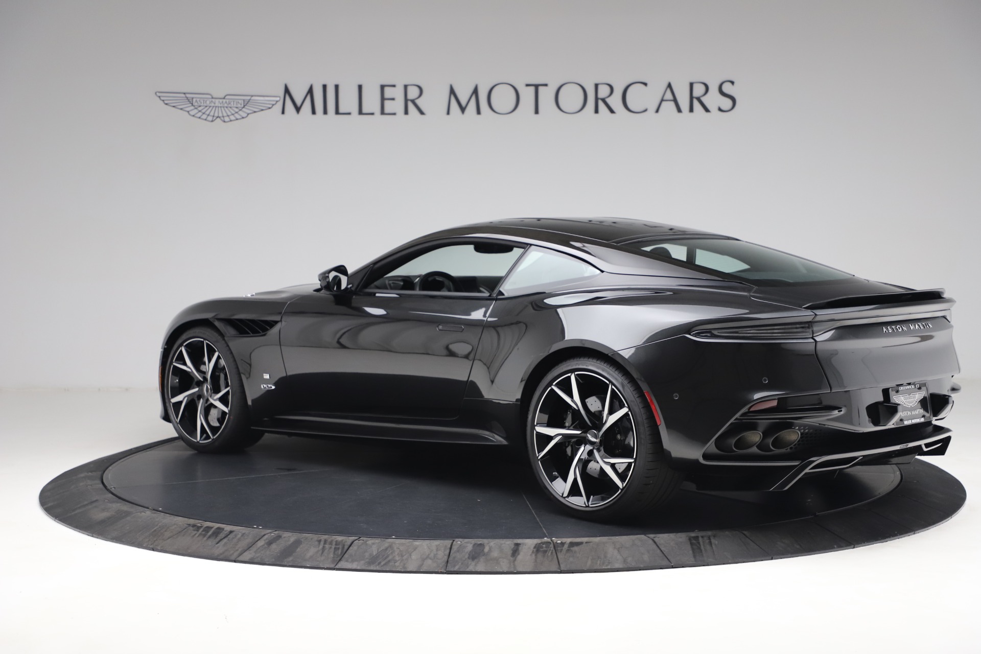 New-2021-Aston-Martin-DBS-Superleggera