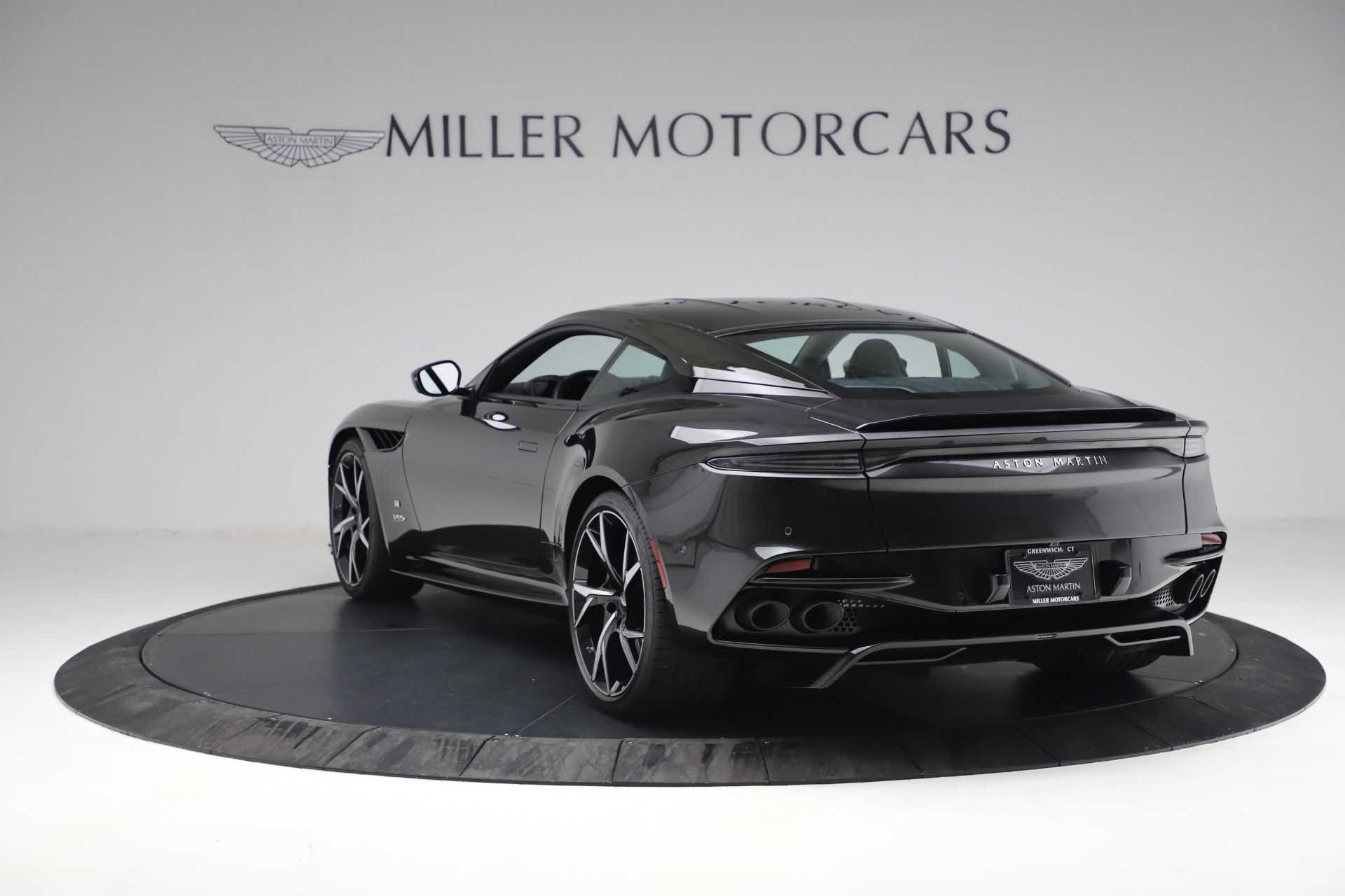 New-2021-Aston-Martin-DBS-Superleggera