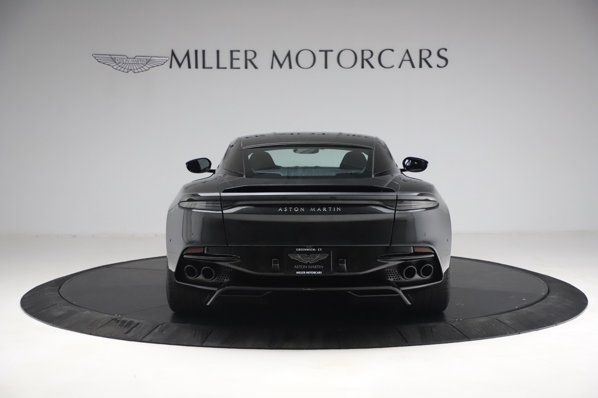 New-2021-Aston-Martin-DBS-Superleggera
