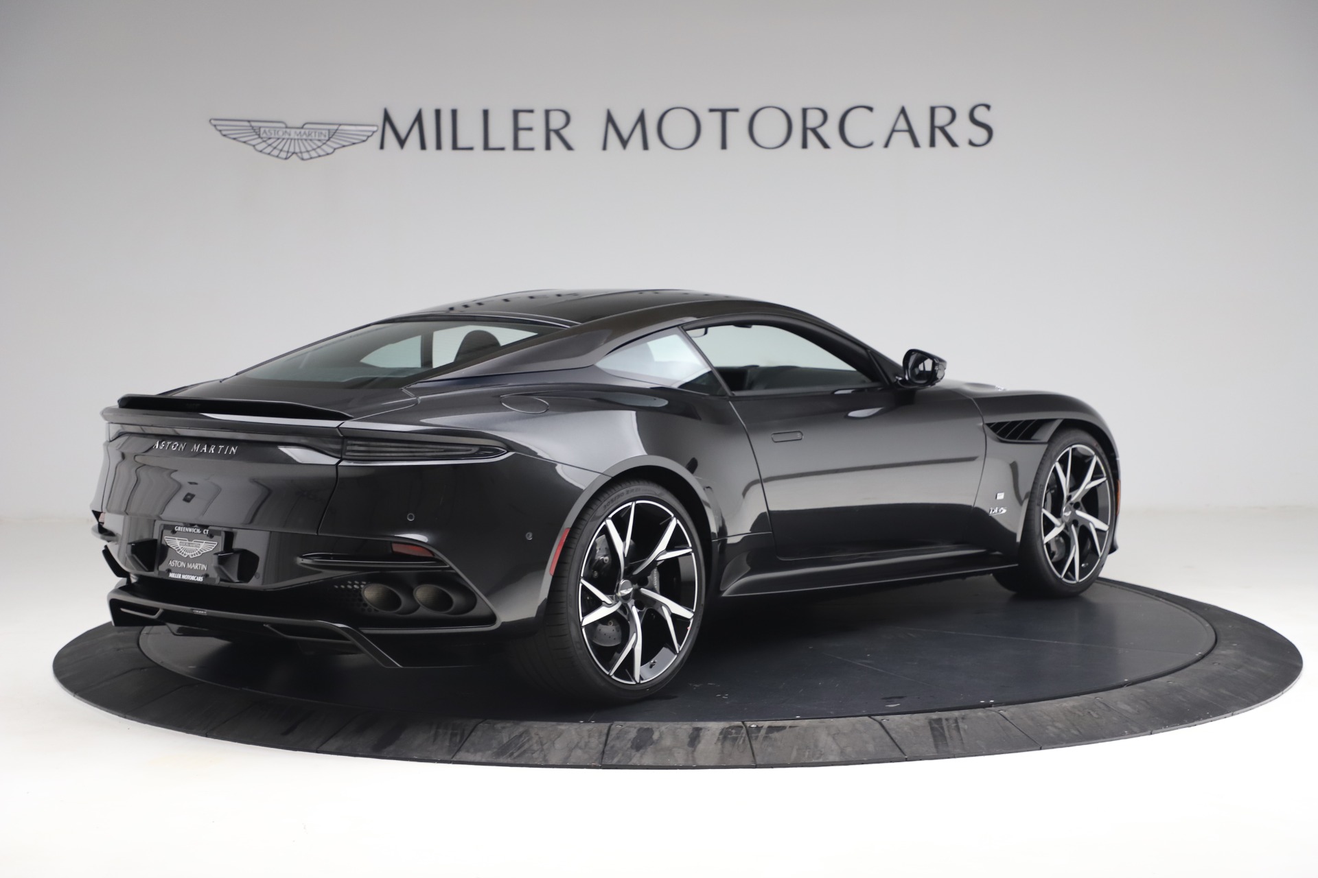 New-2021-Aston-Martin-DBS-Superleggera