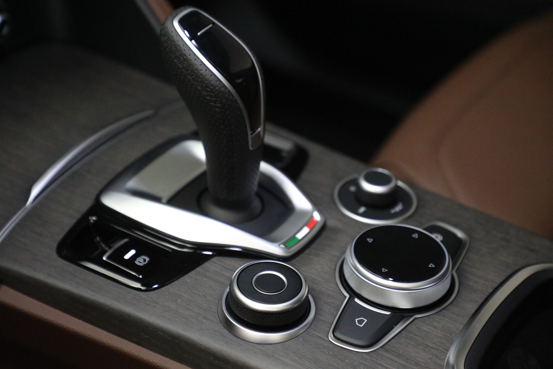 New-2021-Alfa-Romeo-Stelvio-Ti-Q4