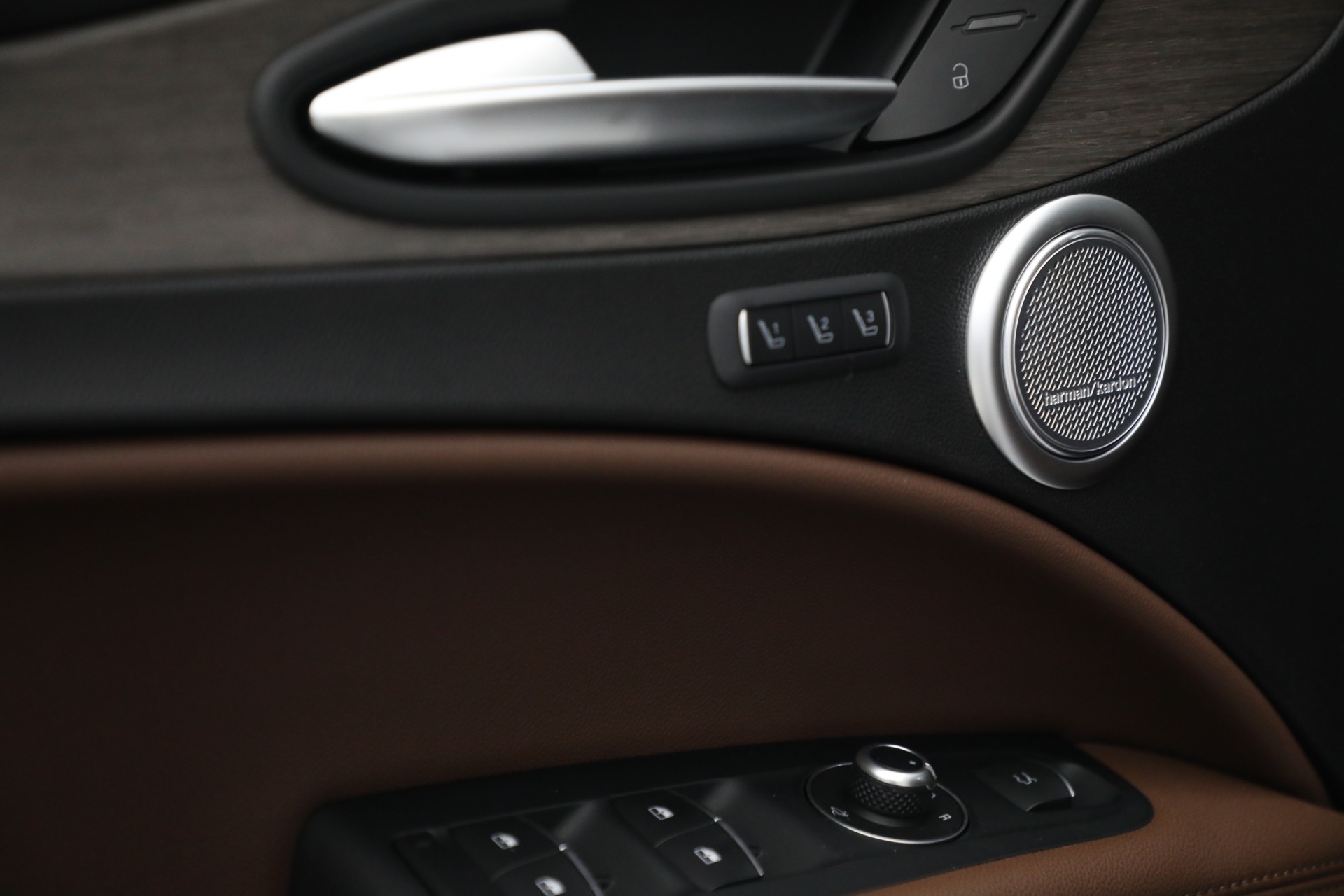 New-2021-Alfa-Romeo-Stelvio-Ti-Q4