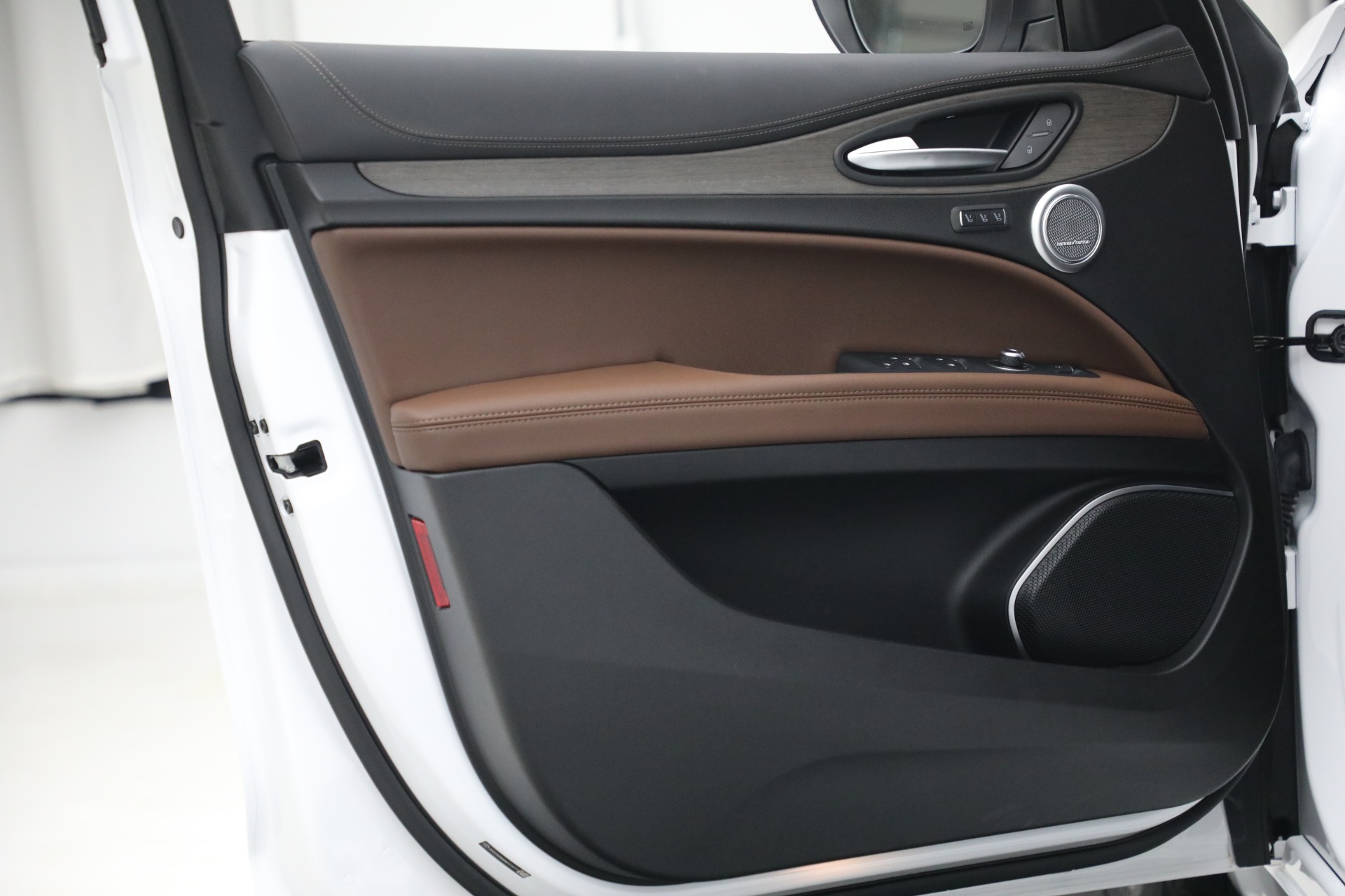 New-2021-Alfa-Romeo-Stelvio-Ti-Q4