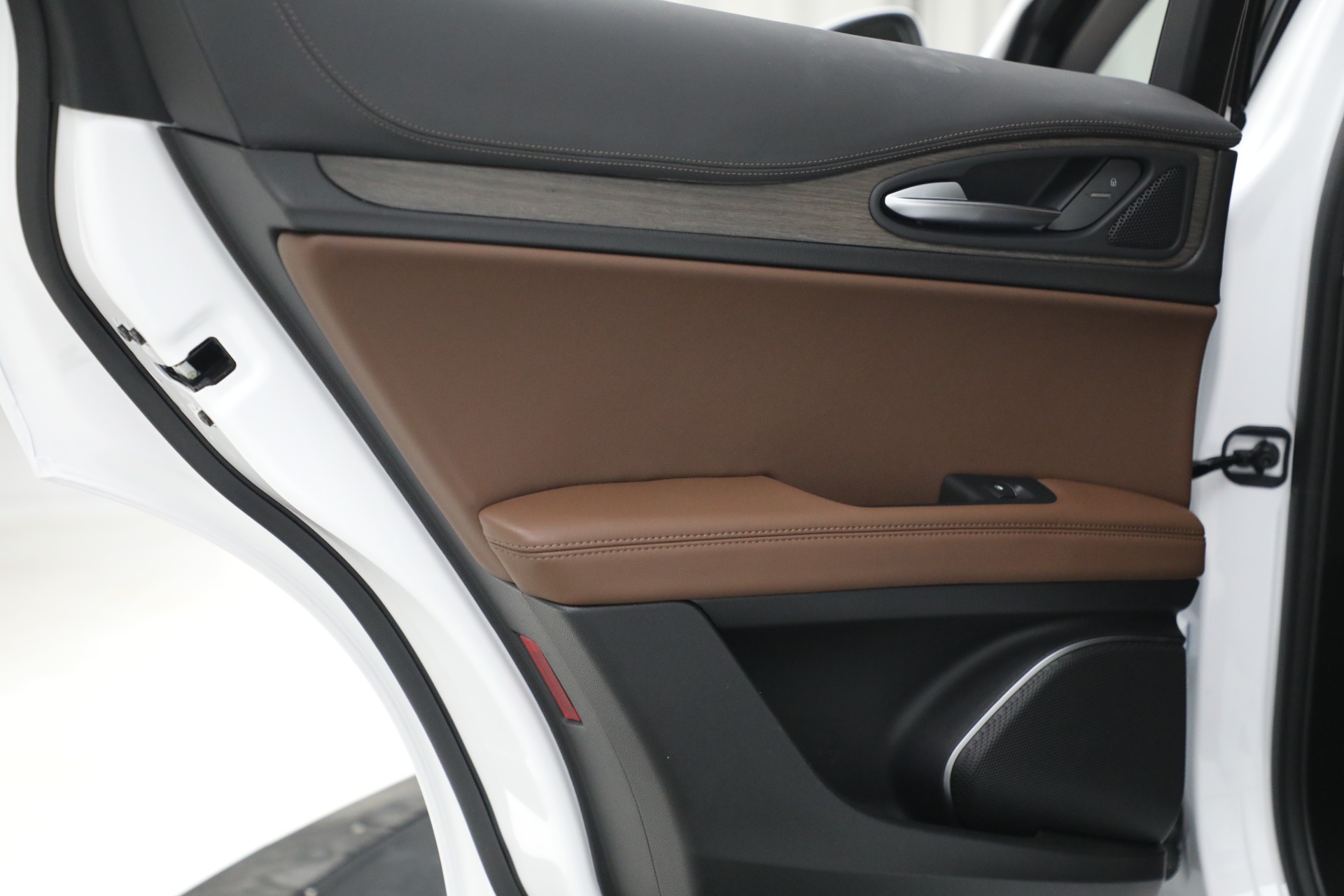 New-2021-Alfa-Romeo-Stelvio-Ti-Q4