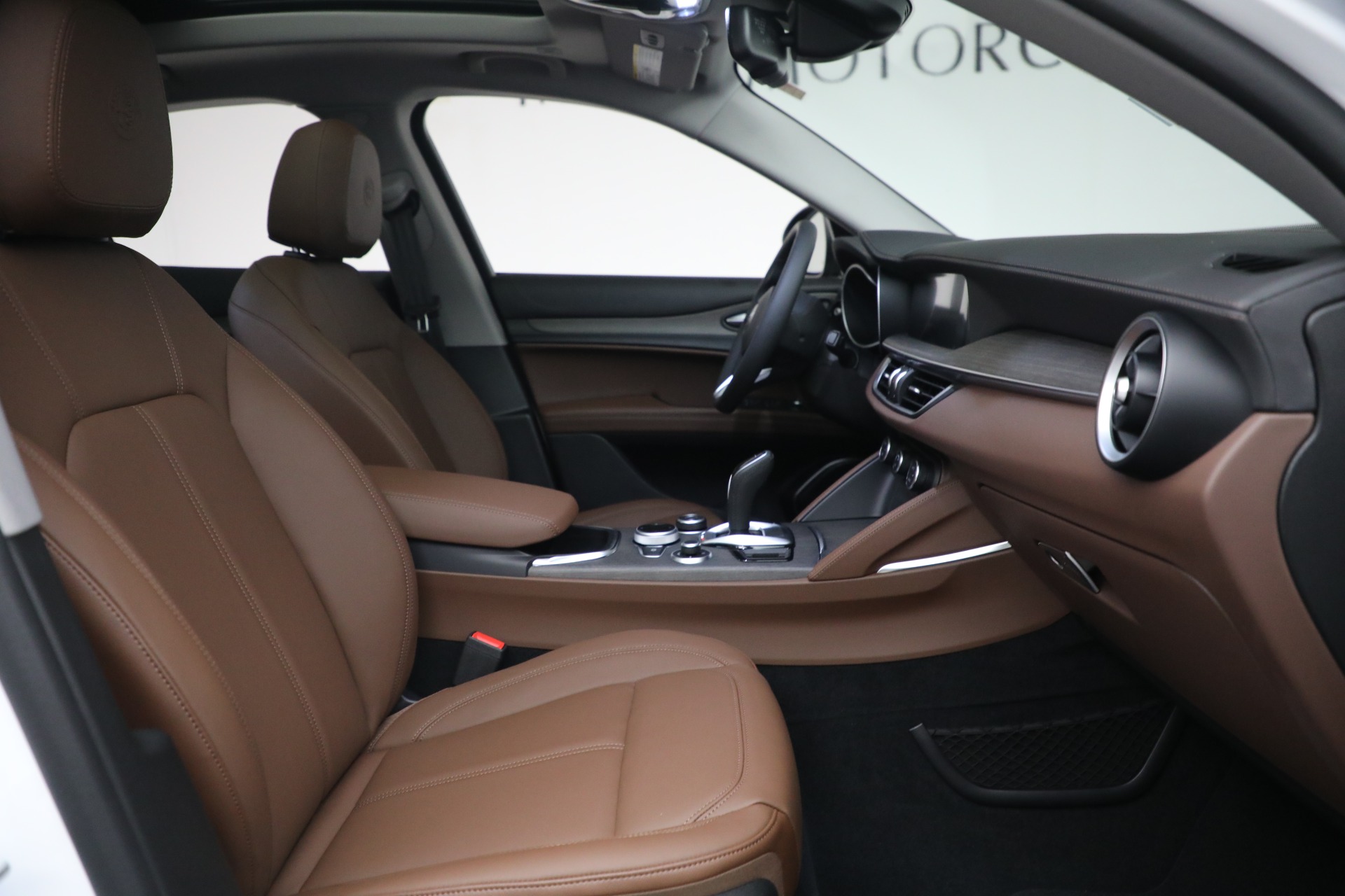 New-2021-Alfa-Romeo-Stelvio-Ti-Q4