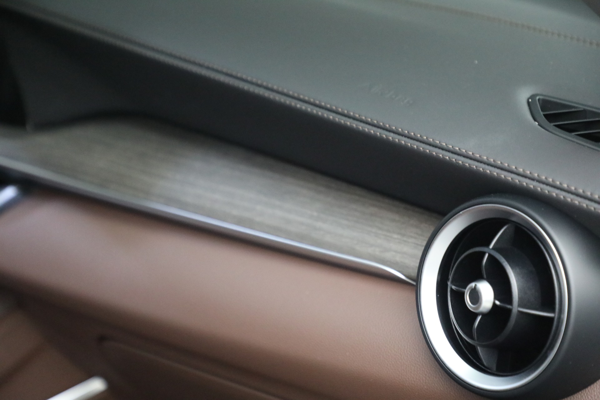 New-2021-Alfa-Romeo-Stelvio-Ti-Q4