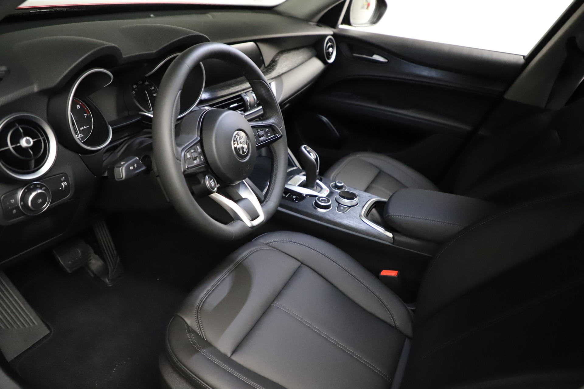 New-2021-Alfa-Romeo-Stelvio-Q4