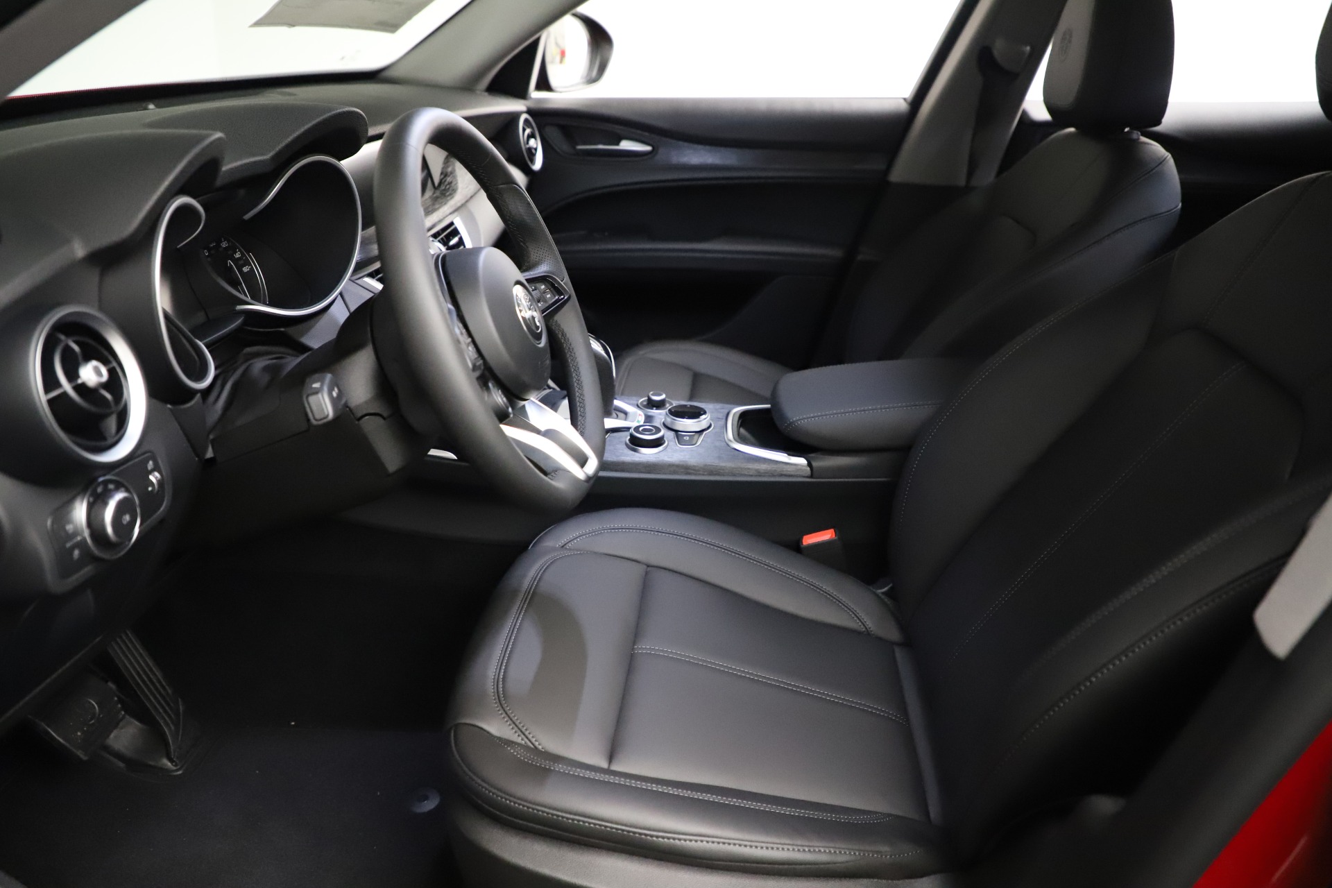 New-2021-Alfa-Romeo-Stelvio-Q4