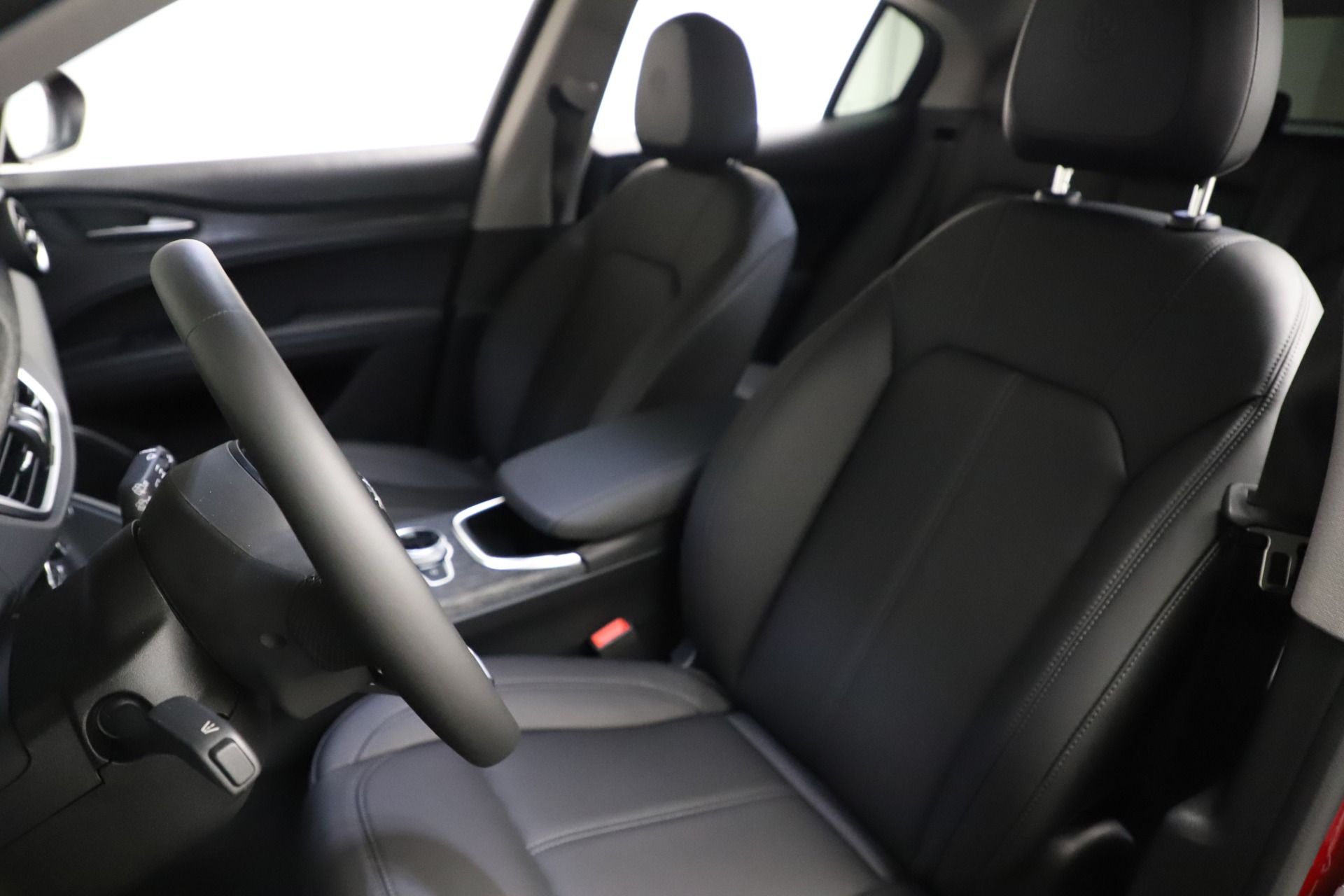 New-2021-Alfa-Romeo-Stelvio-Q4