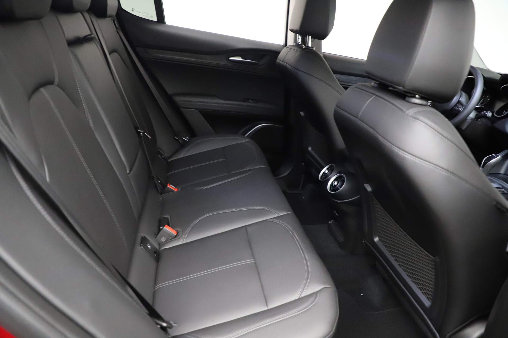 New-2021-Alfa-Romeo-Stelvio-Q4