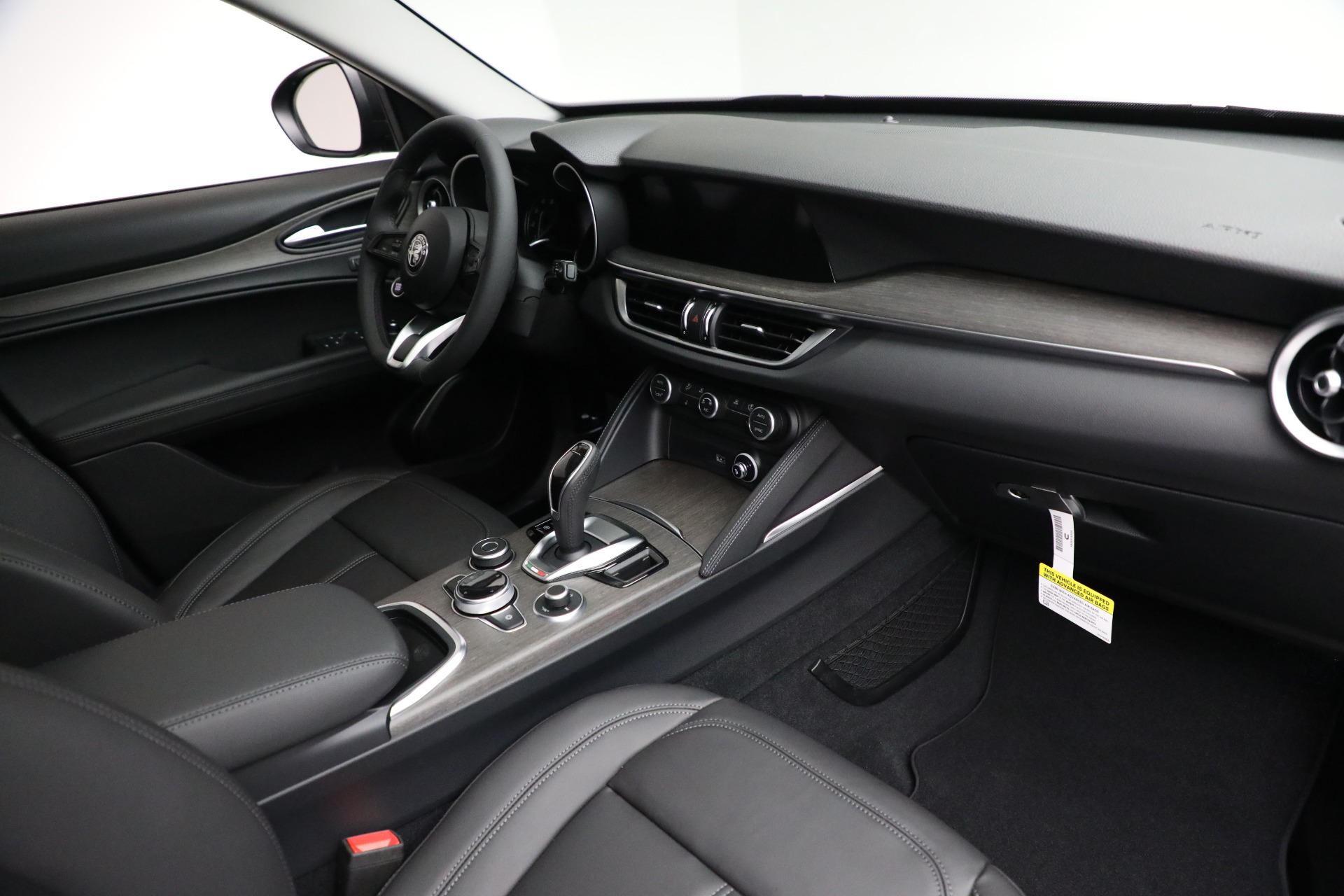 New-2021-Alfa-Romeo-Stelvio-Ti-Q4