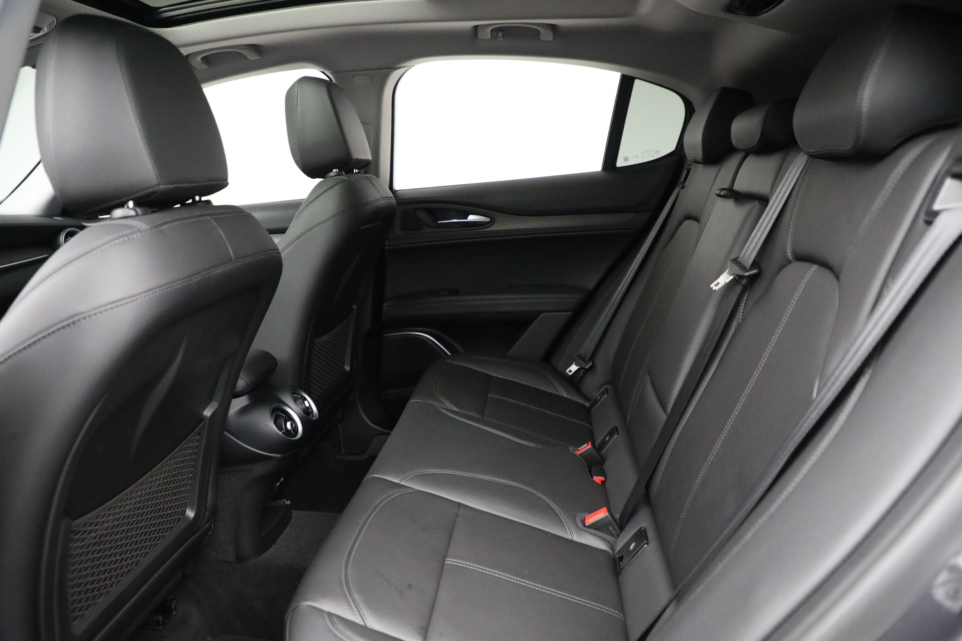 New-2021-Alfa-Romeo-Stelvio-Ti-Q4