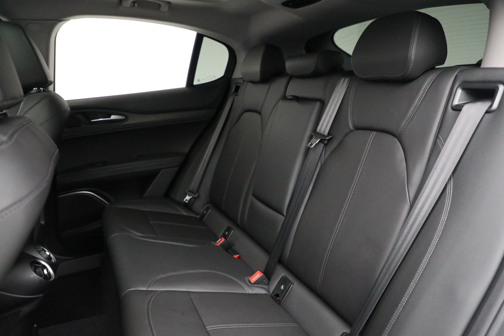 New-2021-Alfa-Romeo-Stelvio-Ti-Q4