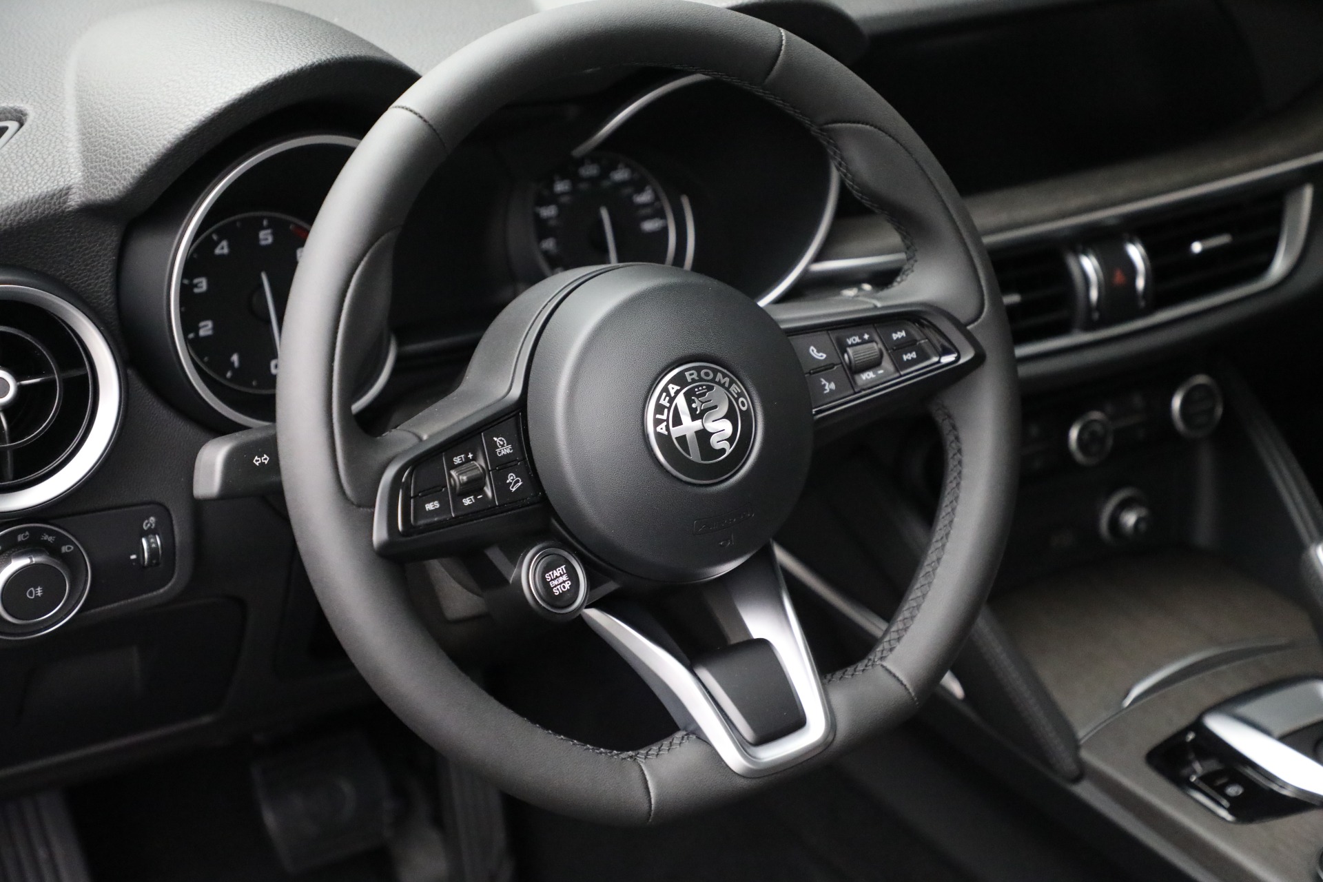 New-2021-Alfa-Romeo-Stelvio-Ti-Q4