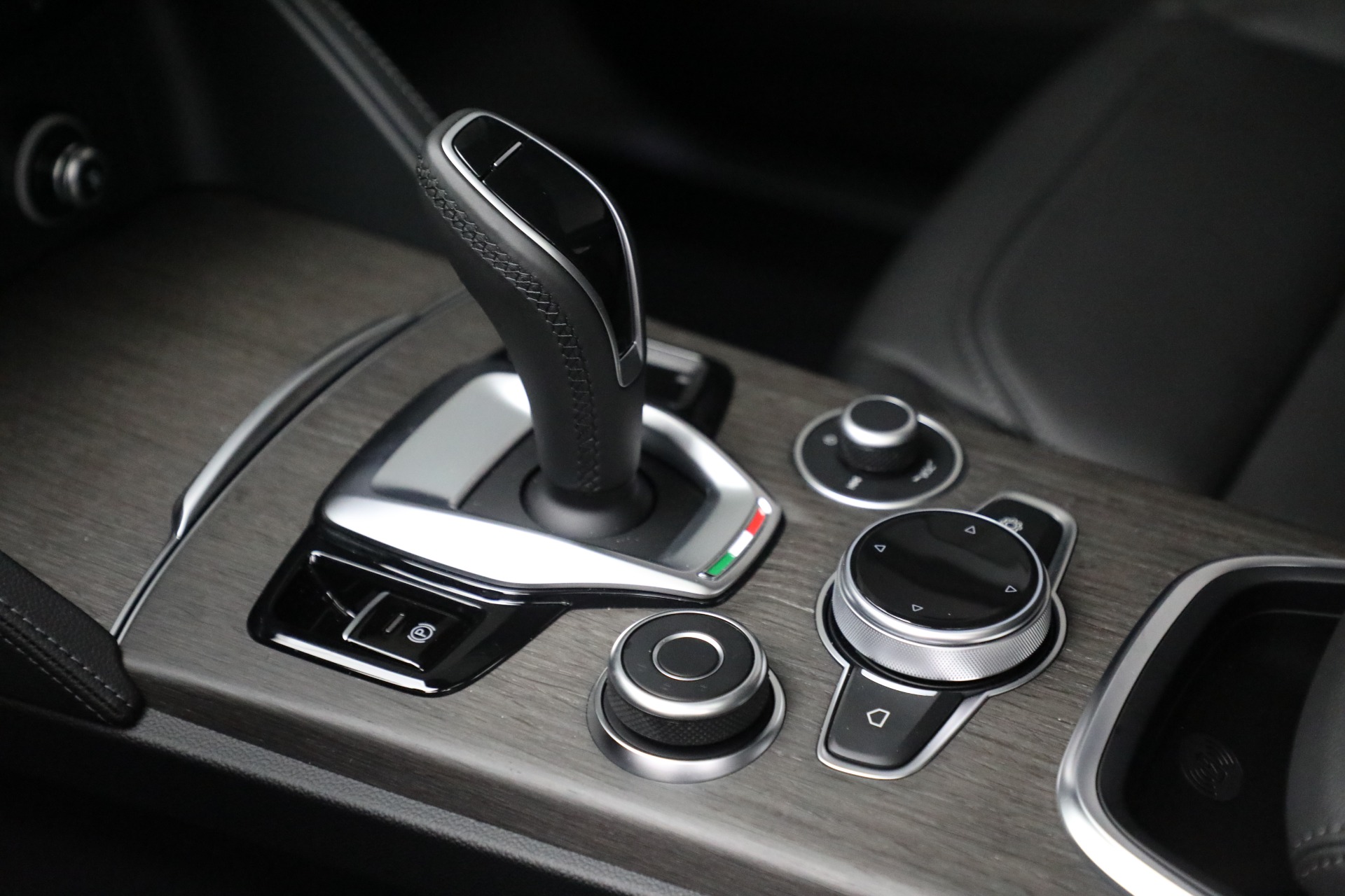 New-2021-Alfa-Romeo-Stelvio-Ti-Q4