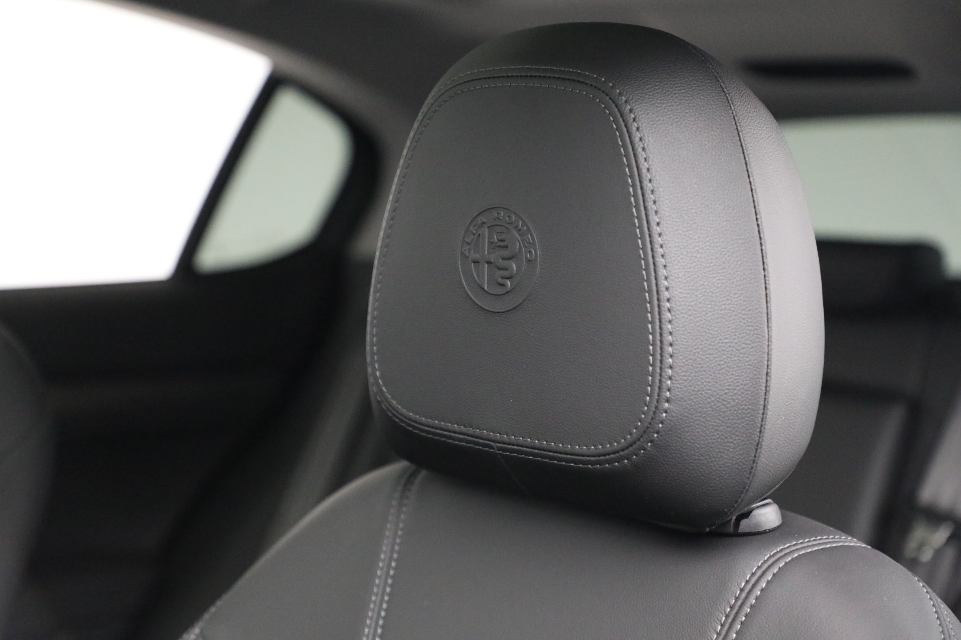 New-2021-Alfa-Romeo-Stelvio-Ti-Q4