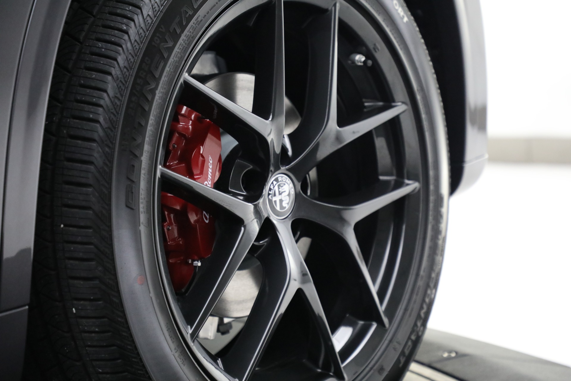 New-2021-Alfa-Romeo-Stelvio-Ti-Q4