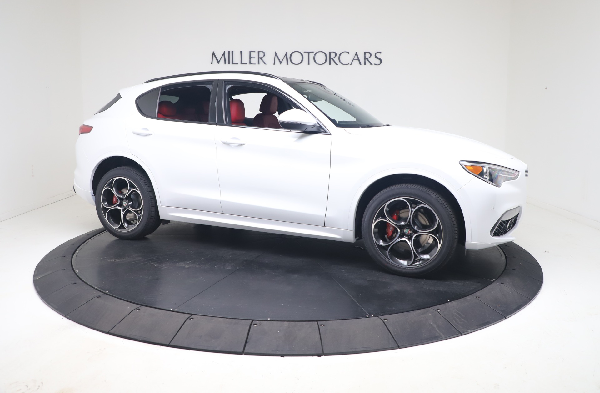 New-2021-Alfa-Romeo-Stelvio-Ti-Sport-Q4