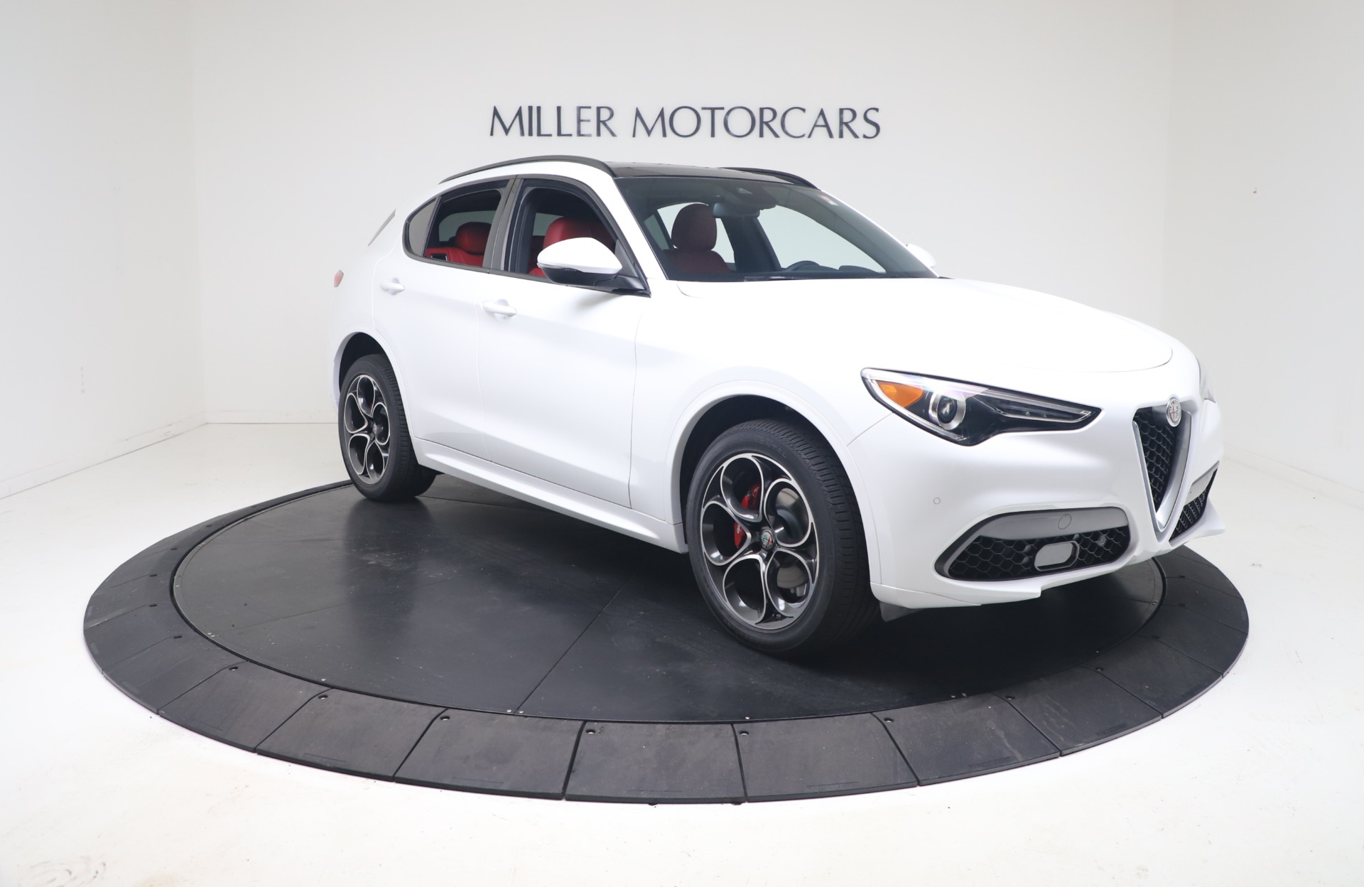 New-2021-Alfa-Romeo-Stelvio-Ti-Sport-Q4