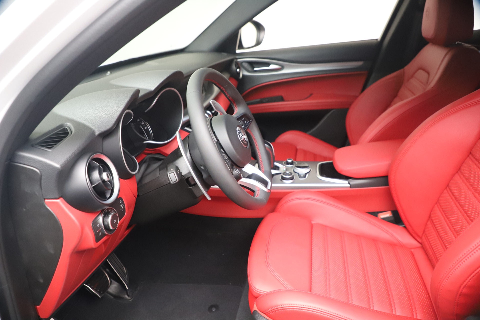 New-2021-Alfa-Romeo-Stelvio-Ti-Sport-Q4