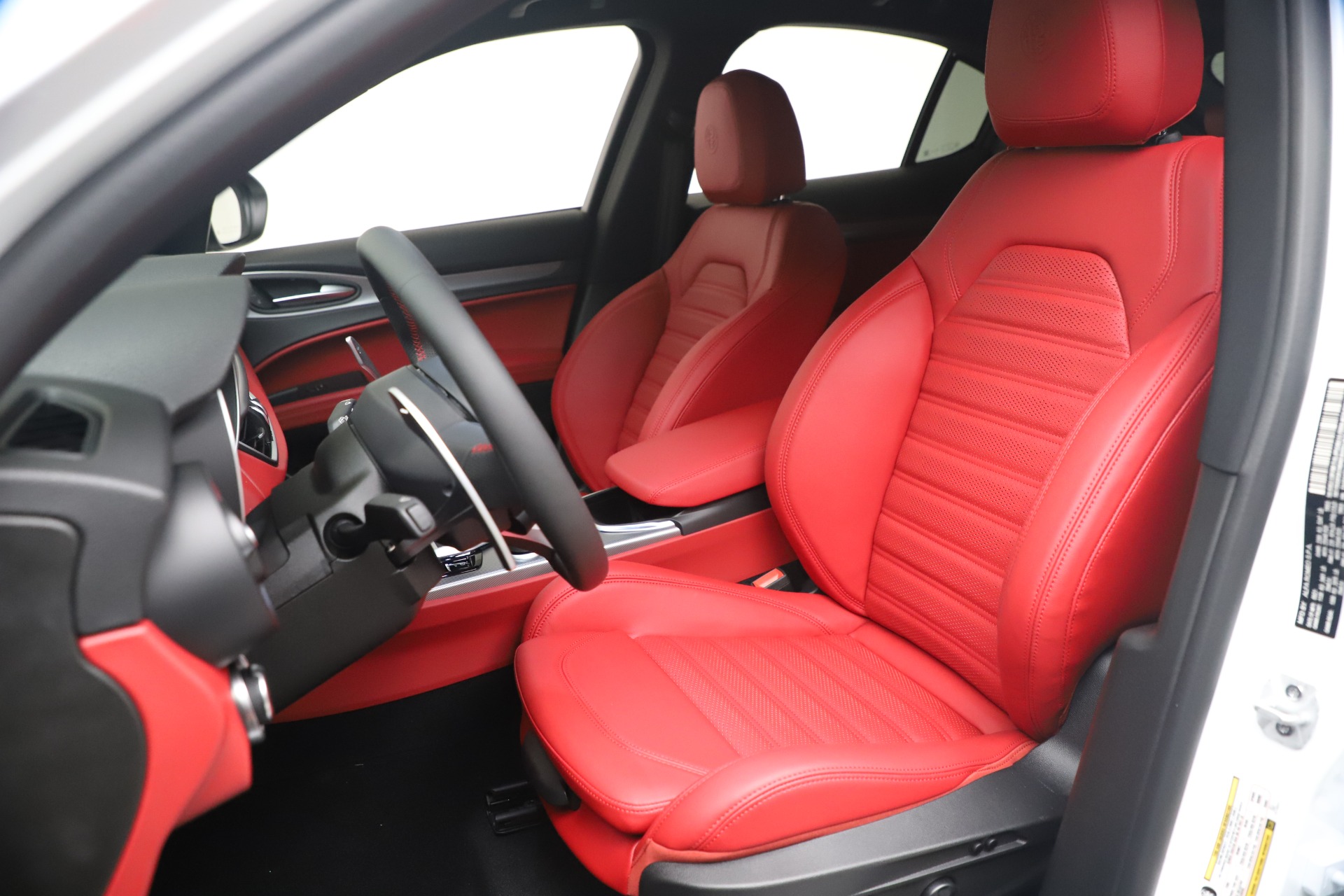 New-2021-Alfa-Romeo-Stelvio-Ti-Sport-Q4