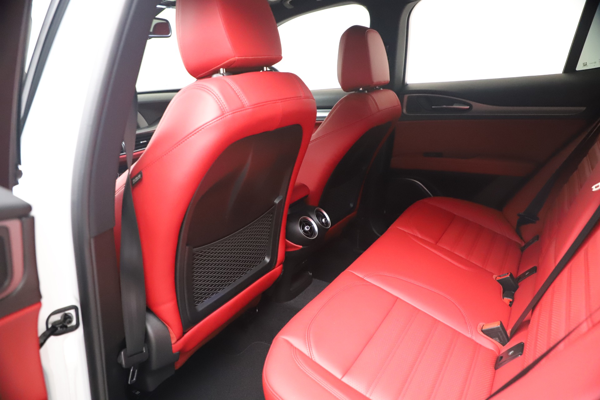 New-2021-Alfa-Romeo-Stelvio-Ti-Sport-Q4