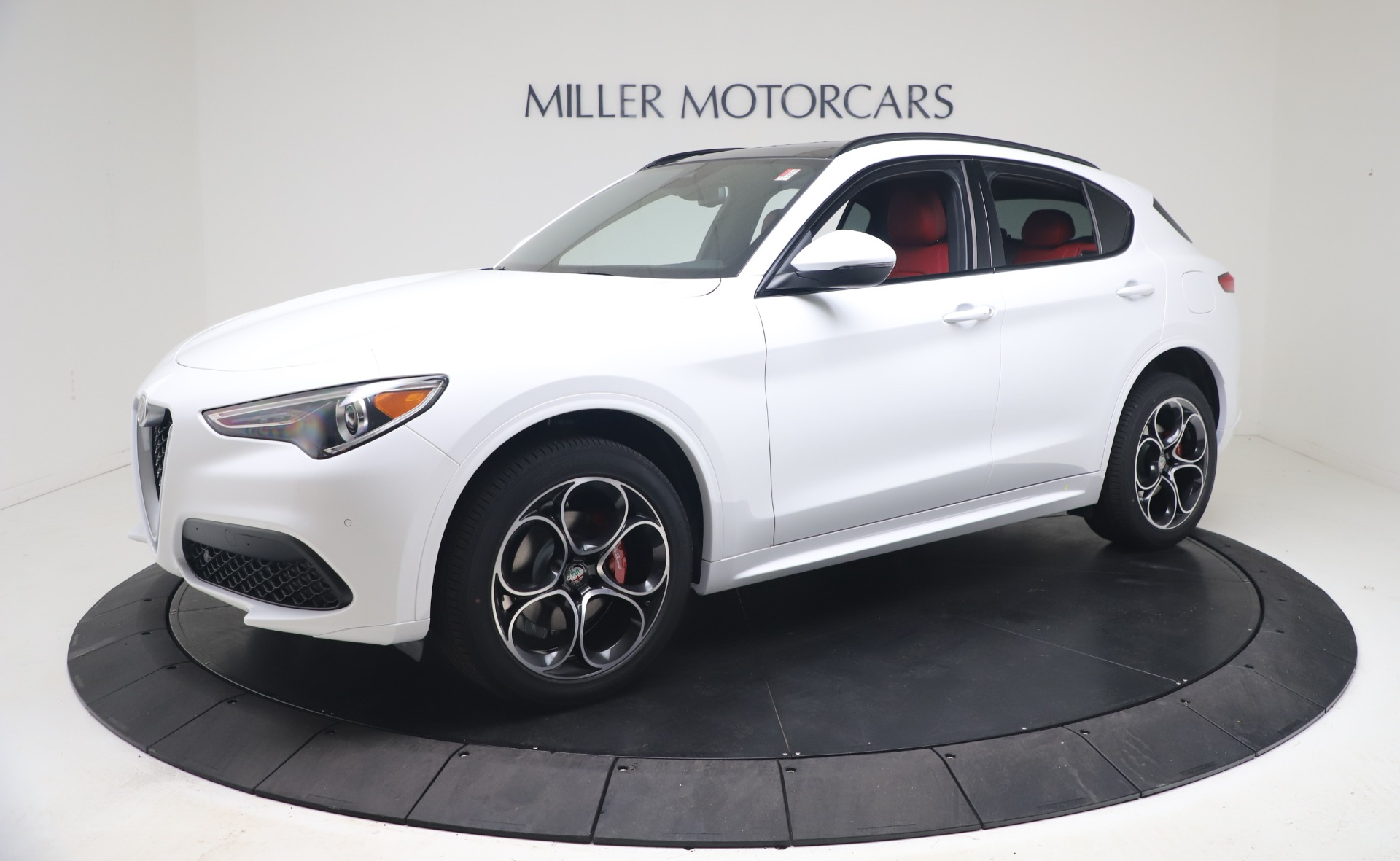 New-2021-Alfa-Romeo-Stelvio-Ti-Sport-Q4