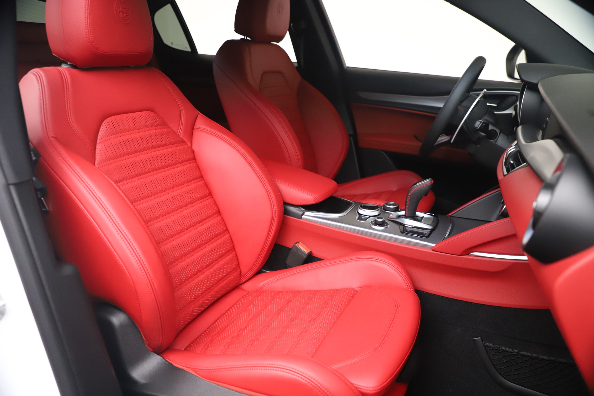 New-2021-Alfa-Romeo-Stelvio-Ti-Sport-Q4