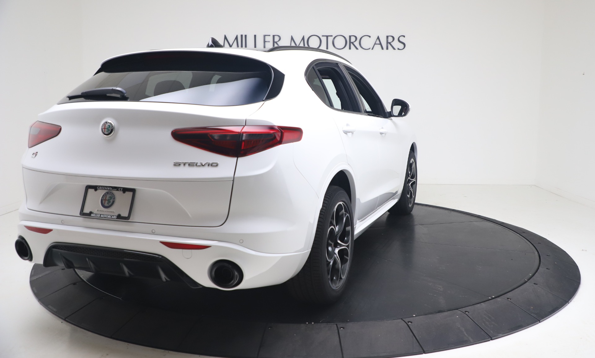 New-2021-Alfa-Romeo-Stelvio-Ti-Sport-Q4