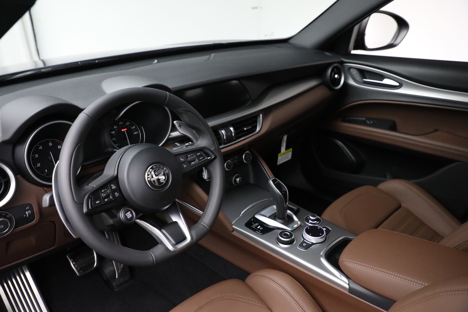 New-2021-Alfa-Romeo-Stelvio-Ti-Sport-Q4