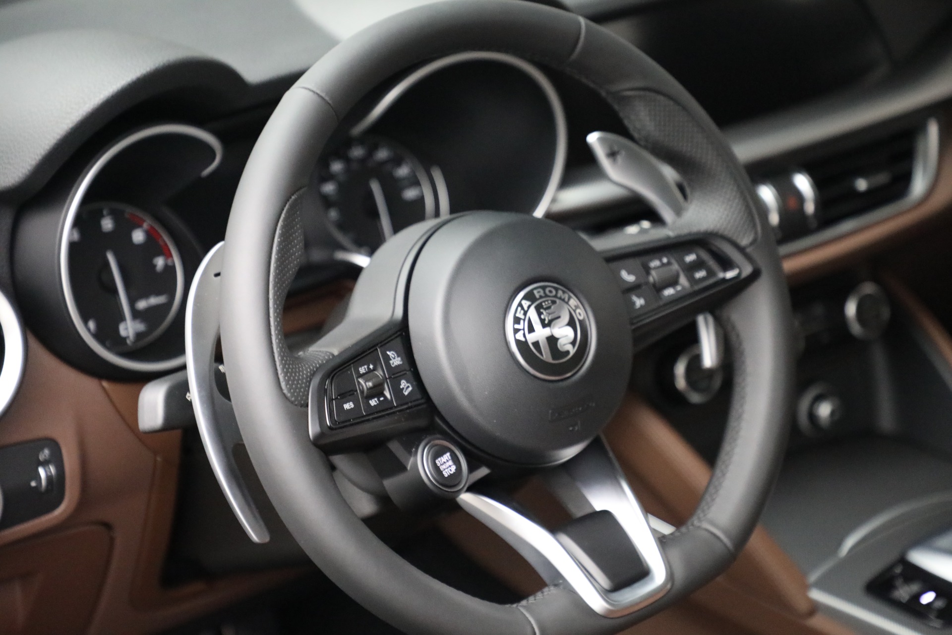 New-2021-Alfa-Romeo-Stelvio-Ti-Sport-Q4