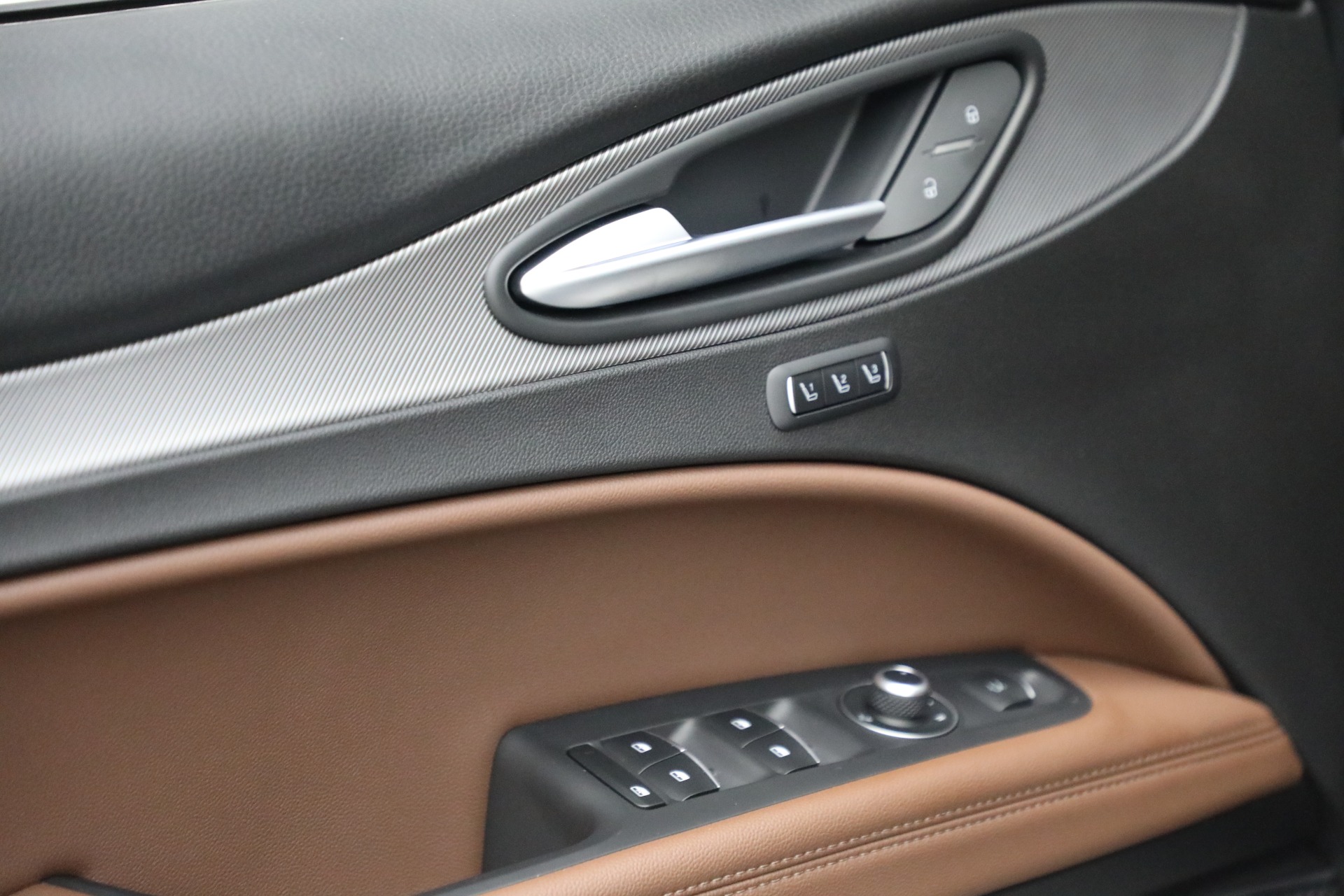 New-2021-Alfa-Romeo-Stelvio-Ti-Sport-Q4