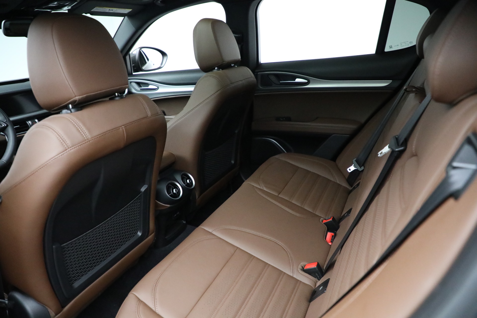 New-2021-Alfa-Romeo-Stelvio-Ti-Sport-Q4