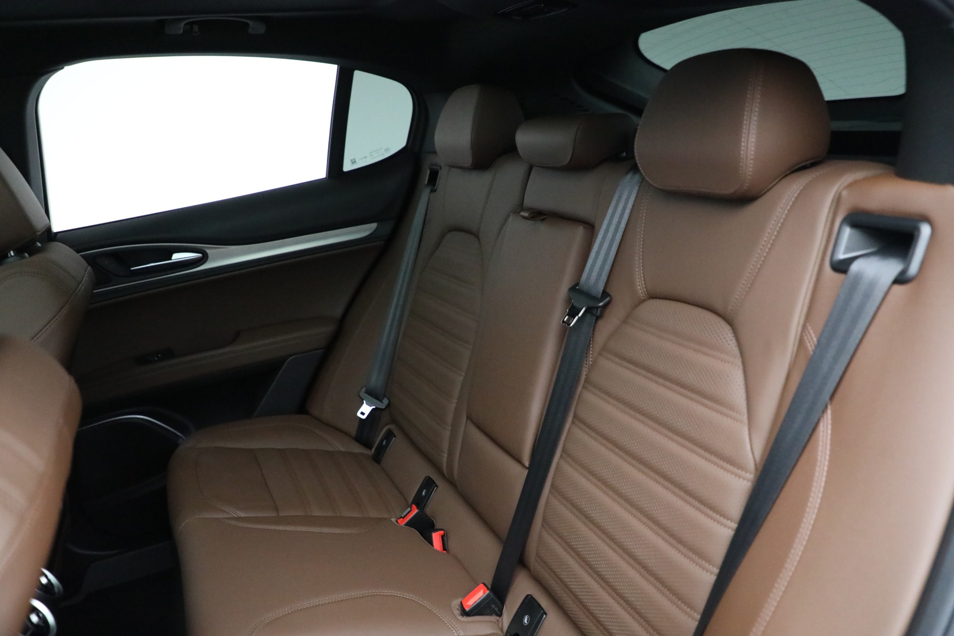 New-2021-Alfa-Romeo-Stelvio-Ti-Sport-Q4