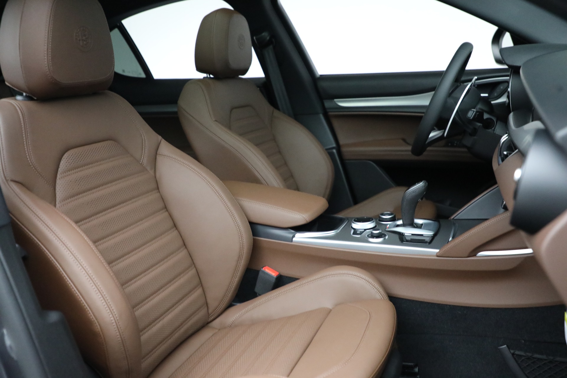 New-2021-Alfa-Romeo-Stelvio-Ti-Sport-Q4