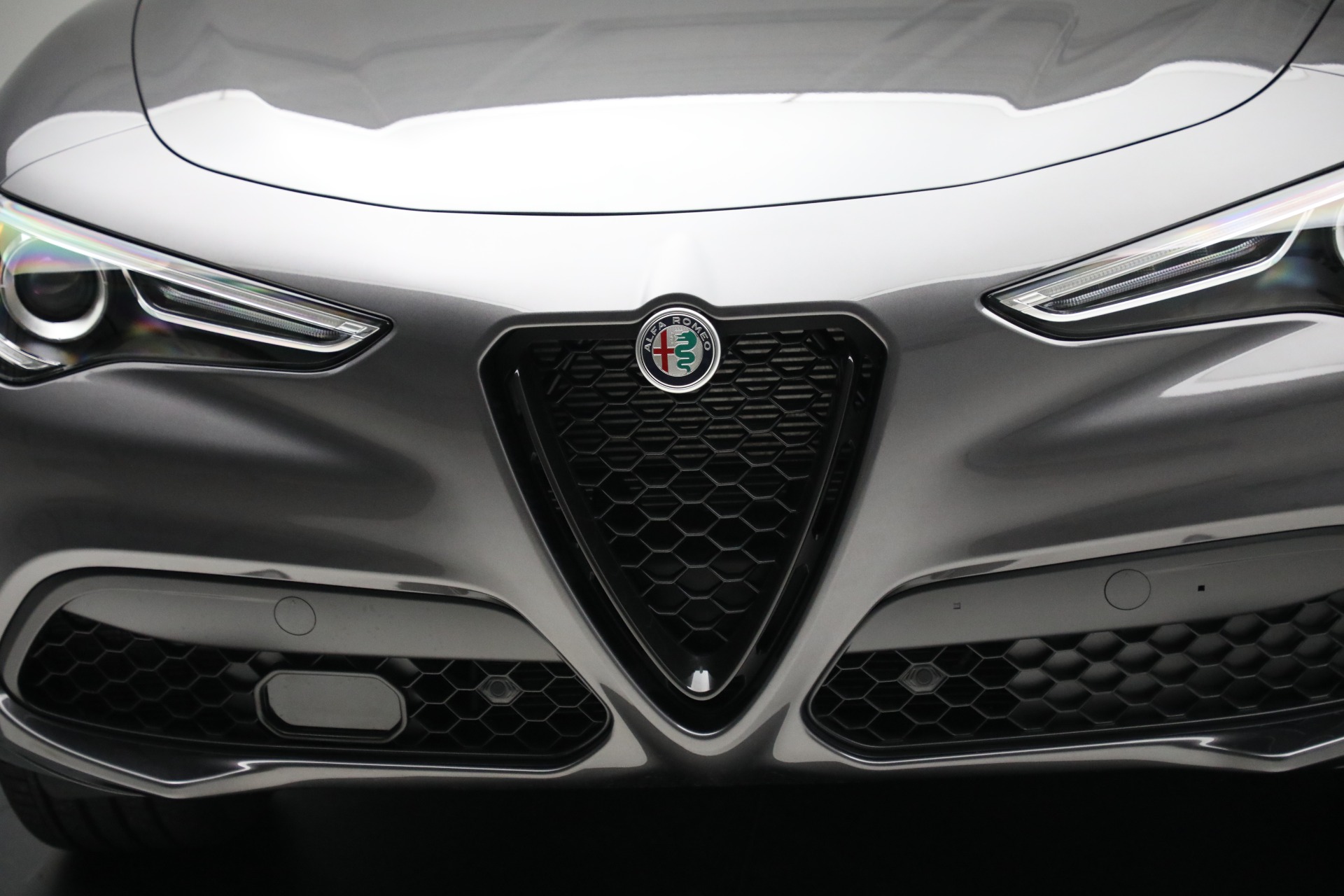 New-2021-Alfa-Romeo-Stelvio-Ti-Sport-Q4