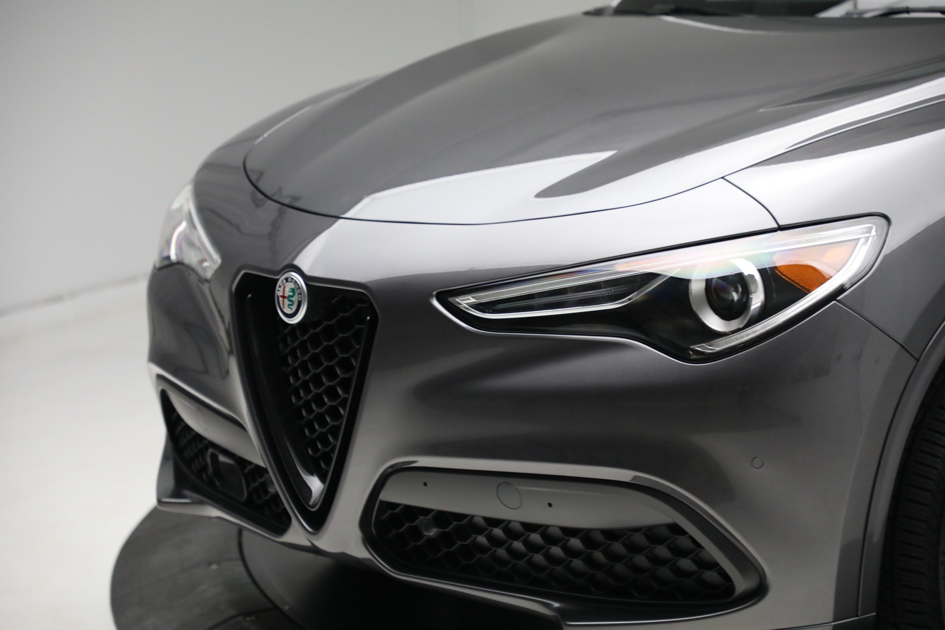 New-2021-Alfa-Romeo-Stelvio-Ti-Sport-Q4