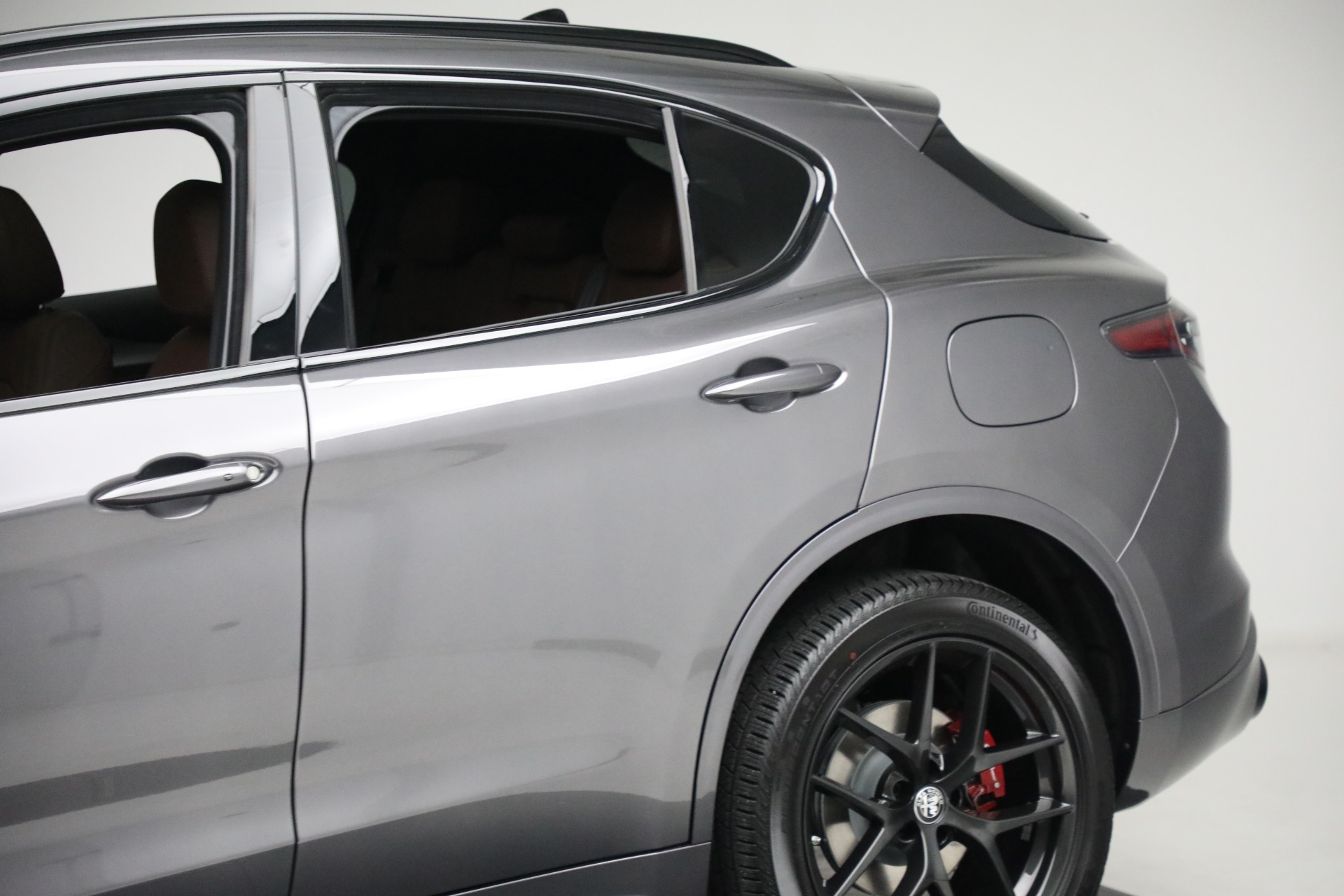 New-2021-Alfa-Romeo-Stelvio-Ti-Sport-Q4